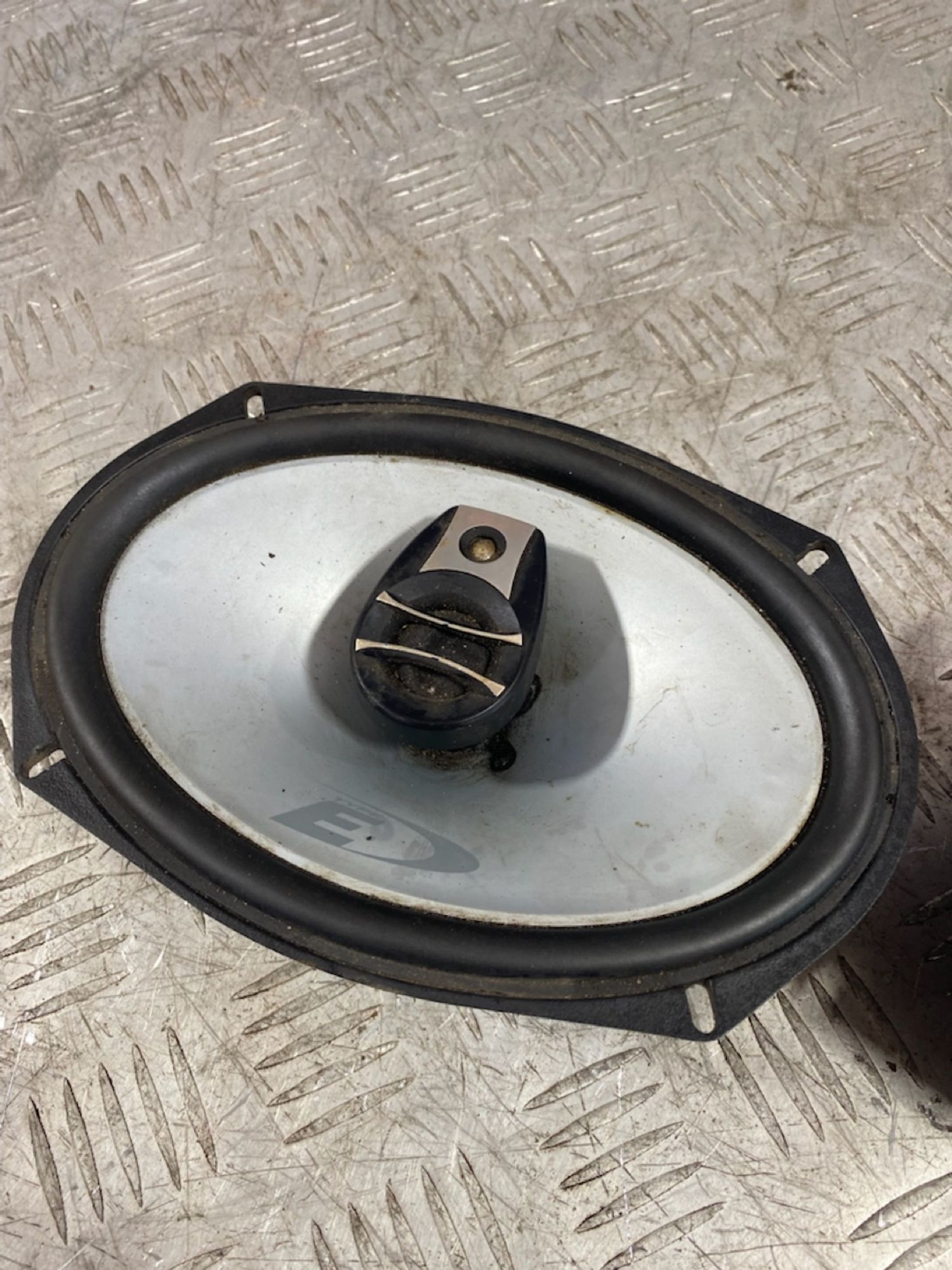 https://ycs.partsauto.market/partsauto-images/thmbs/userImages/7493bedda53ffbba18042670cc6fed05/part/e17f17c0-4f56-462f-8405-5880e26b8d3e_1720526338685.jpg