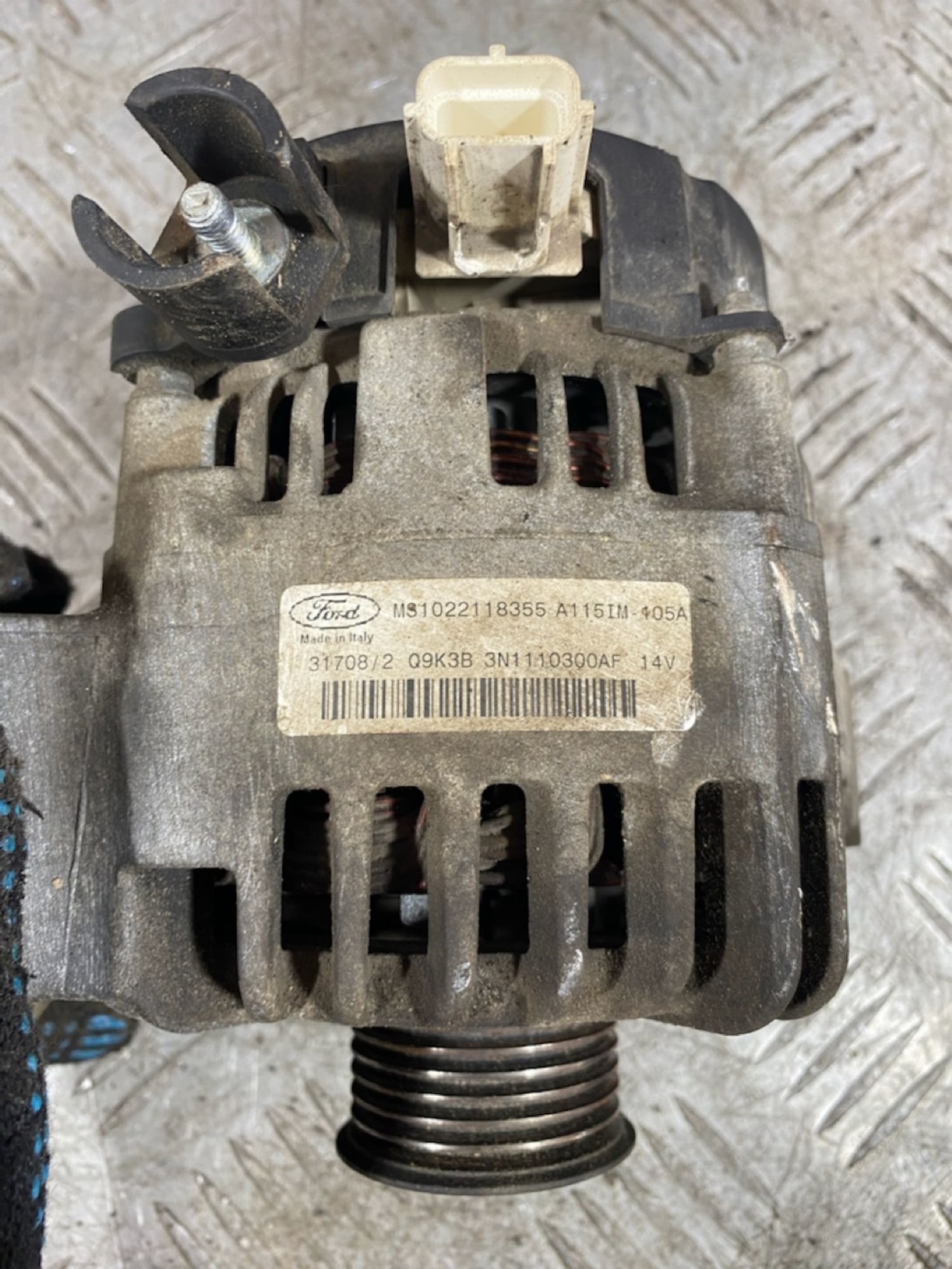 https://ycs.partsauto.market/partsauto-images/thmbs/userImages/7493bedda53ffbba18042670cc6fed05/part/e24e3383-03fa-4801-b268-fce85186be60_1720788175863.jpg