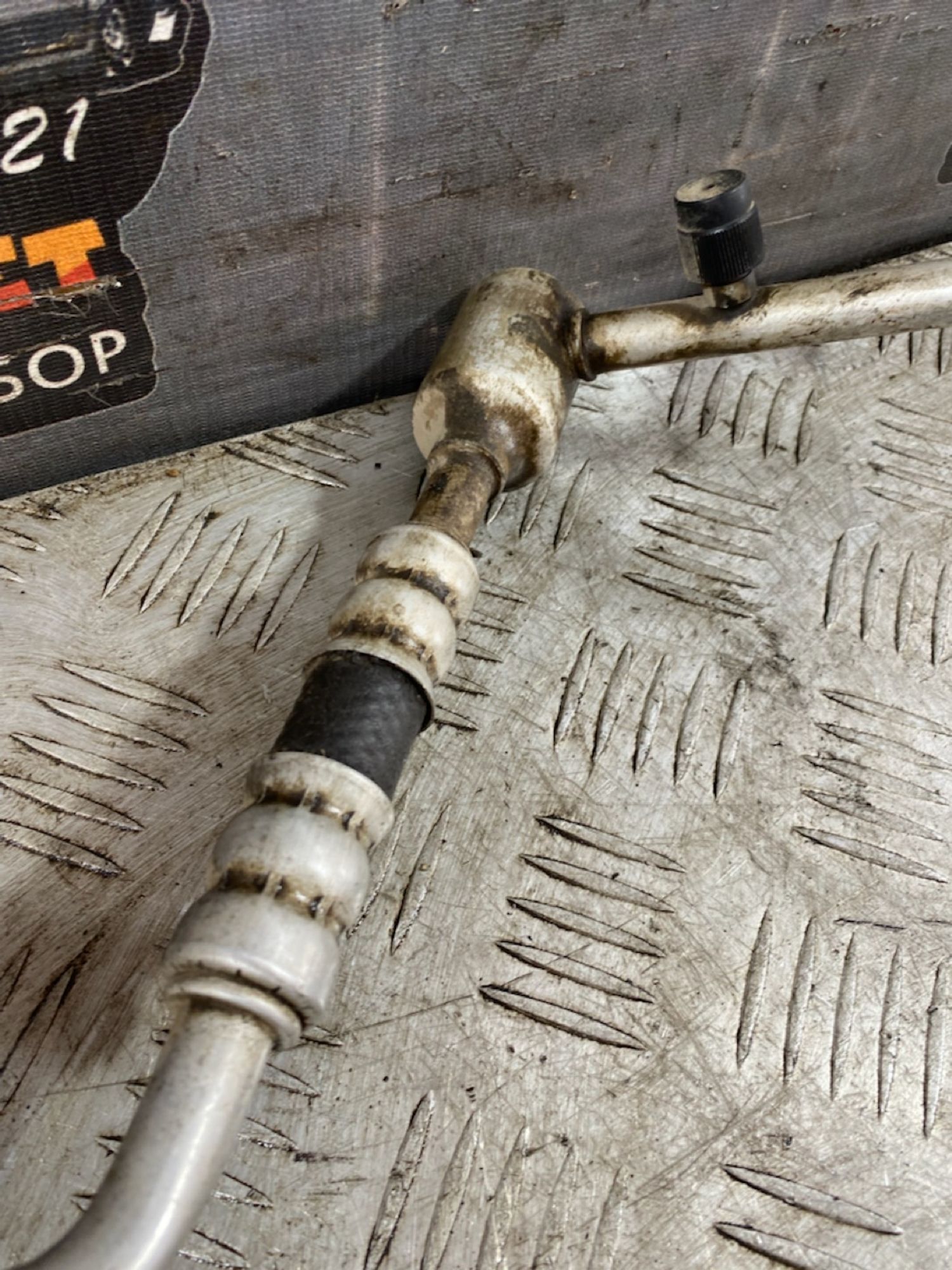 https://ycs.partsauto.market/partsauto-images/thmbs/userImages/7493bedda53ffbba18042670cc6fed05/part/e259f572-288c-4b5e-8d0a-56a23ec16d26_1725544979766.jpg