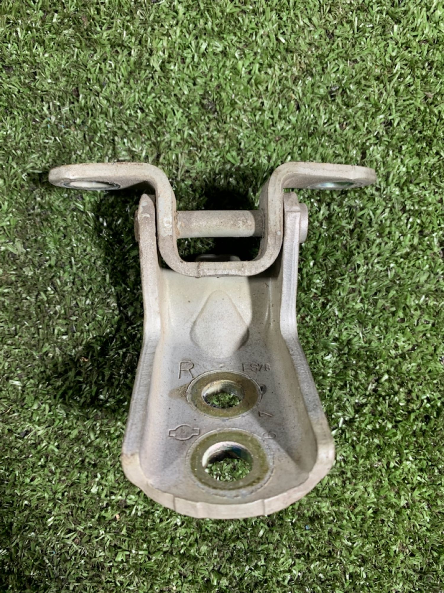 https://ycs.partsauto.market/partsauto-images/thmbs/userImages/7493bedda53ffbba18042670cc6fed05/part/e2f797e2-efbe-4876-b120-aed6f138245d_1731336199756.jpg