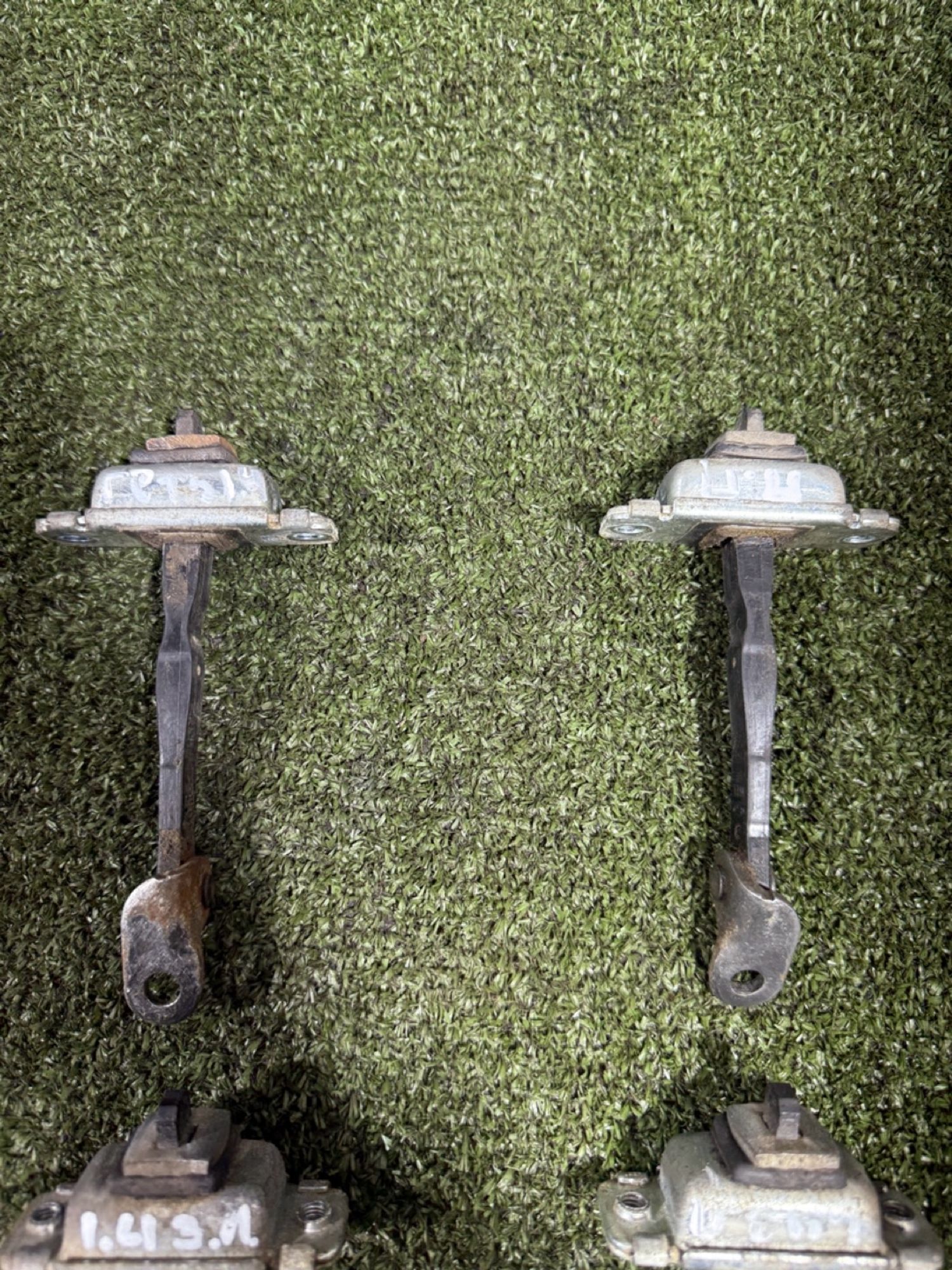 https://ycs.partsauto.market/partsauto-images/thmbs/userImages/7493bedda53ffbba18042670cc6fed05/part/e47f86d4-be3e-43ab-9dd7-e9123ef18237_1736855242403.jpg