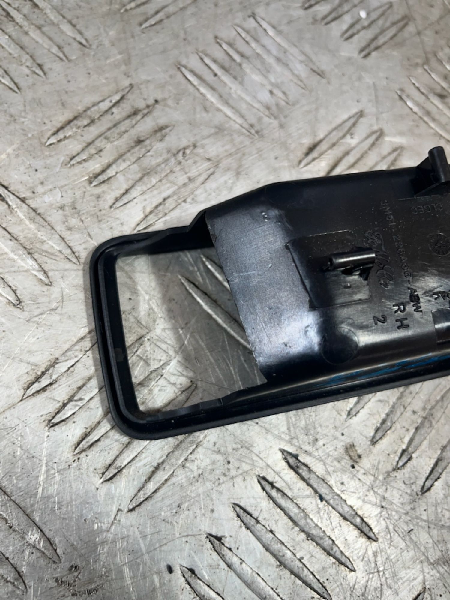https://ycs.partsauto.market/partsauto-images/thmbs/userImages/7493bedda53ffbba18042670cc6fed05/part/e4b62b3b-12ef-4f60-b0a5-3febecfee59b_1720614784722.jpg