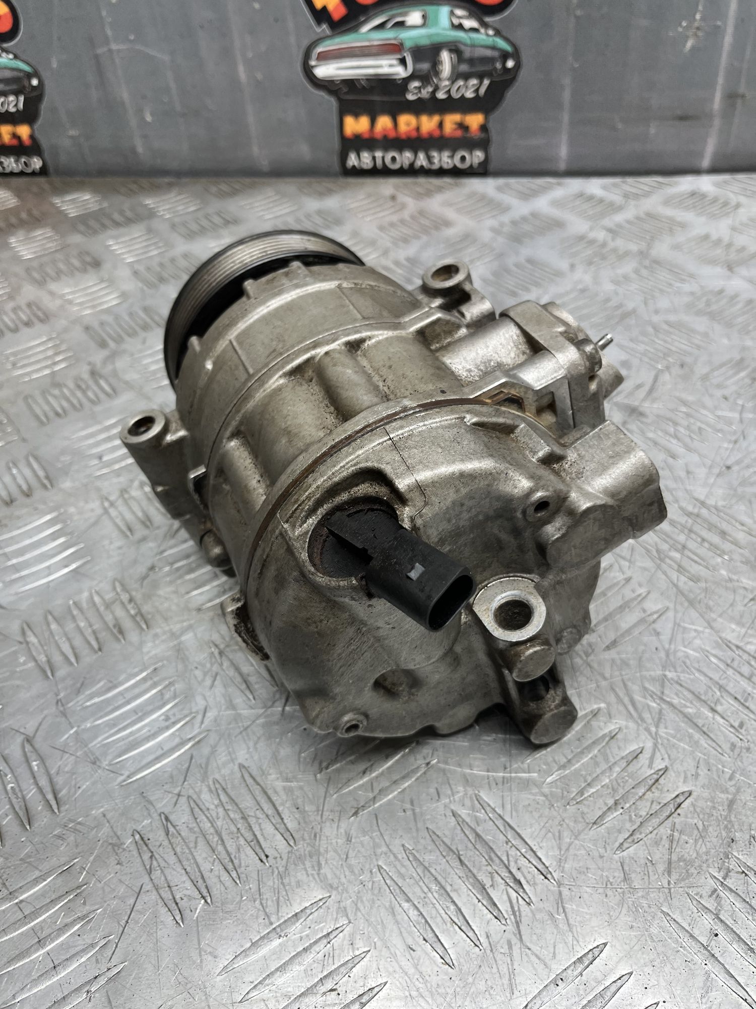 https://ycs.partsauto.market/partsauto-images/thmbs/userImages/7493bedda53ffbba18042670cc6fed05/part/e6df796b-7d1c-4d86-804a-cfda49dd6889_1717674425756.jpg