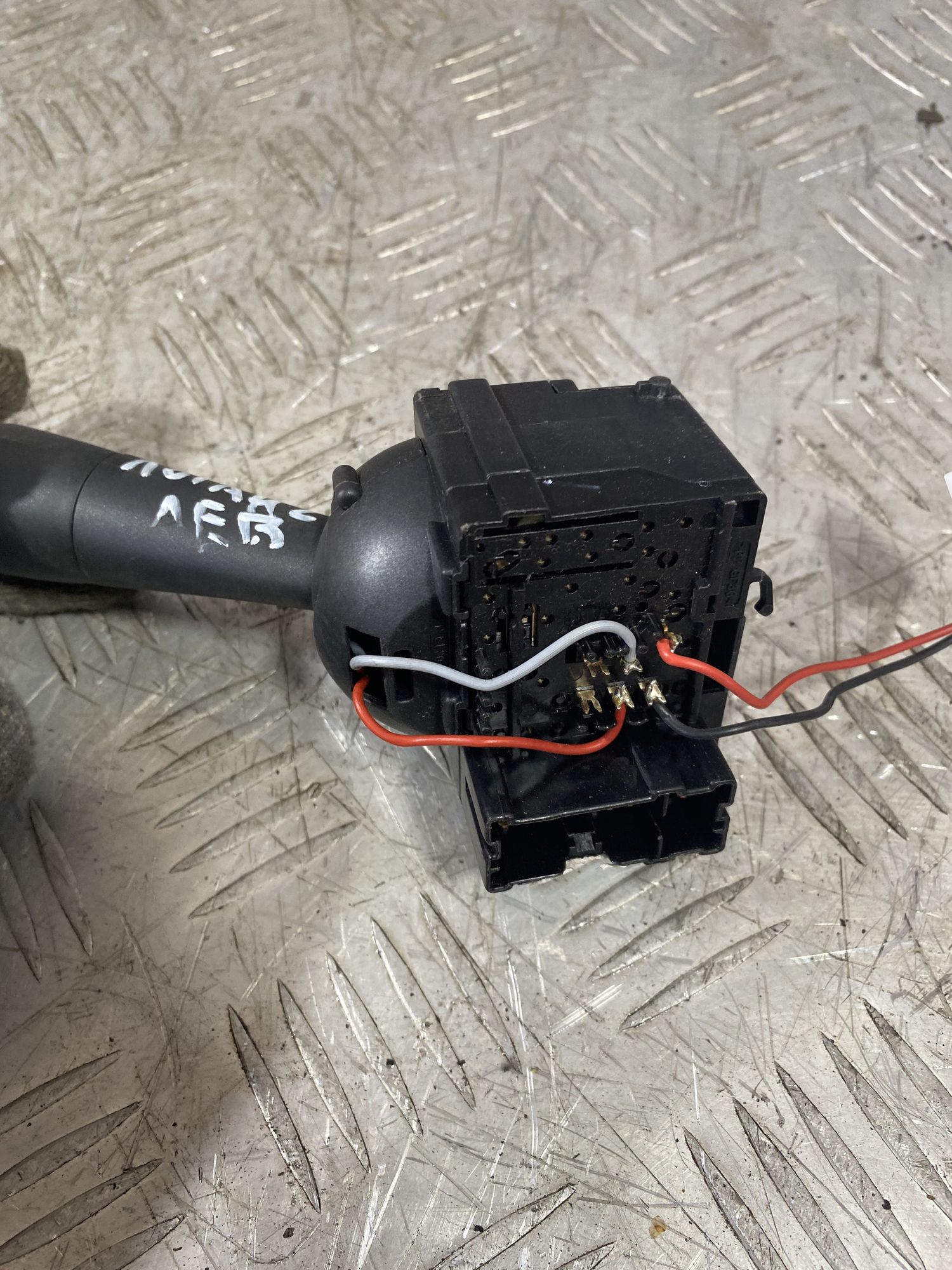 https://ycs.partsauto.market/partsauto-images/thmbs/userImages/7493bedda53ffbba18042670cc6fed05/part/e81502c1-39d2-4aac-ae32-a7d286c18416_1718803676095.jpg