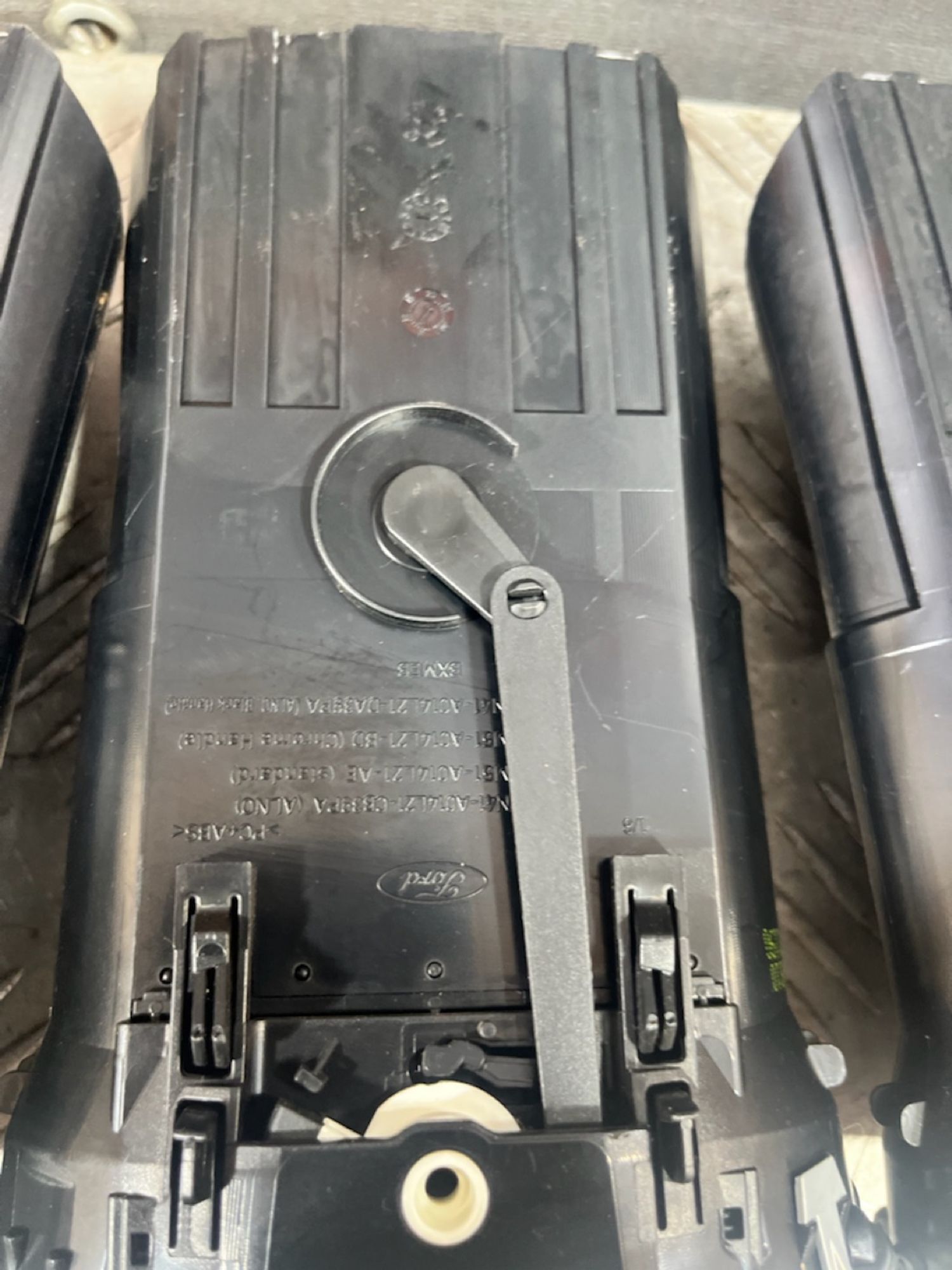 https://ycs.partsauto.market/partsauto-images/thmbs/userImages/7493bedda53ffbba18042670cc6fed05/part/e9e6b28e-8ba3-4135-9b8f-f75e99696dae_1720622041480.jpg
