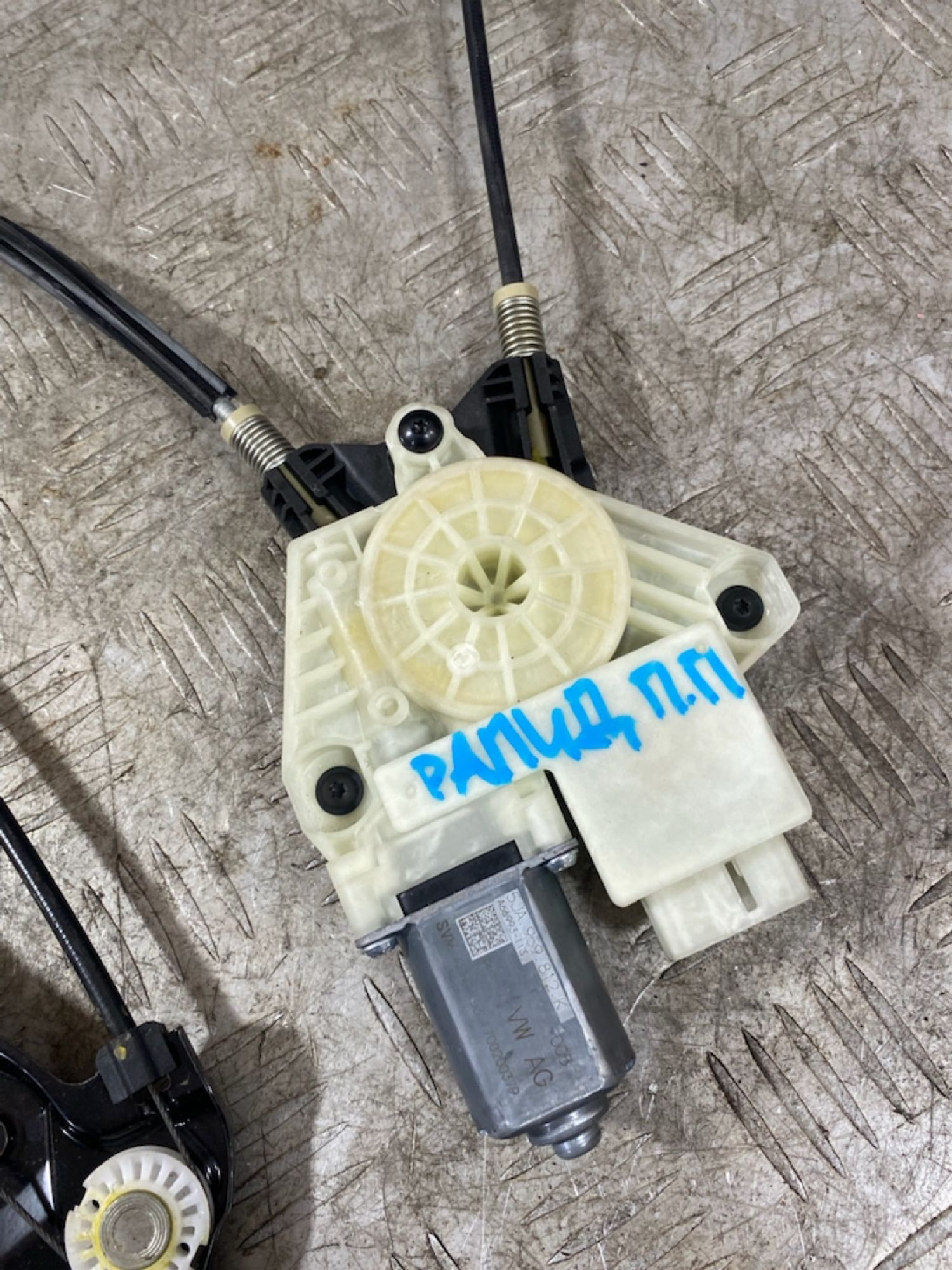 https://ycs.partsauto.market/partsauto-images/thmbs/userImages/7493bedda53ffbba18042670cc6fed05/part/ecb40698-1d0b-4dc4-8685-d88e9f50526f_1724085051807.jpg