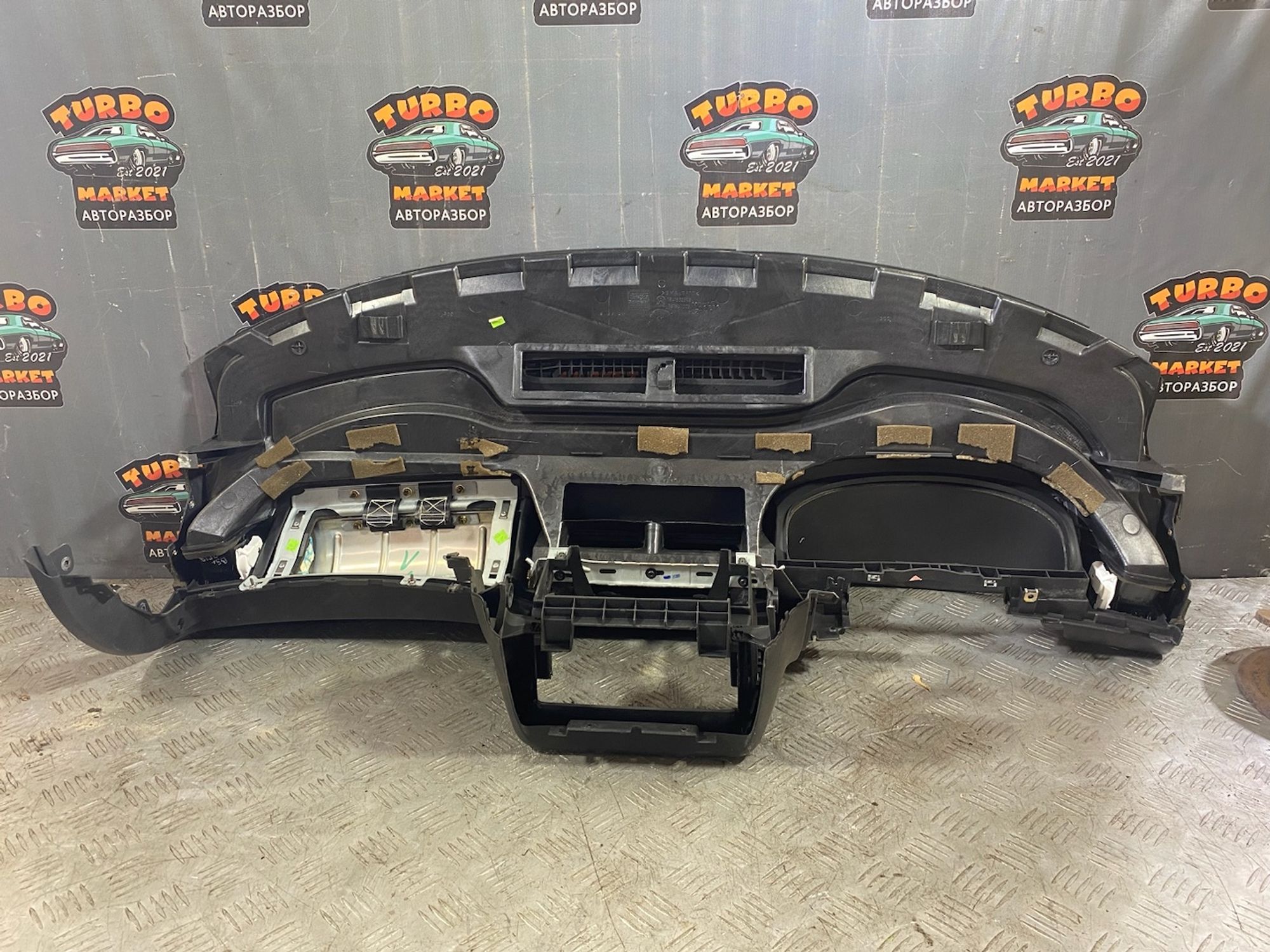 https://ycs.partsauto.market/partsauto-images/thmbs/userImages/7493bedda53ffbba18042670cc6fed05/part/ee19e54a-b0da-4626-a066-b179eee955ed_1721458199768.jpg