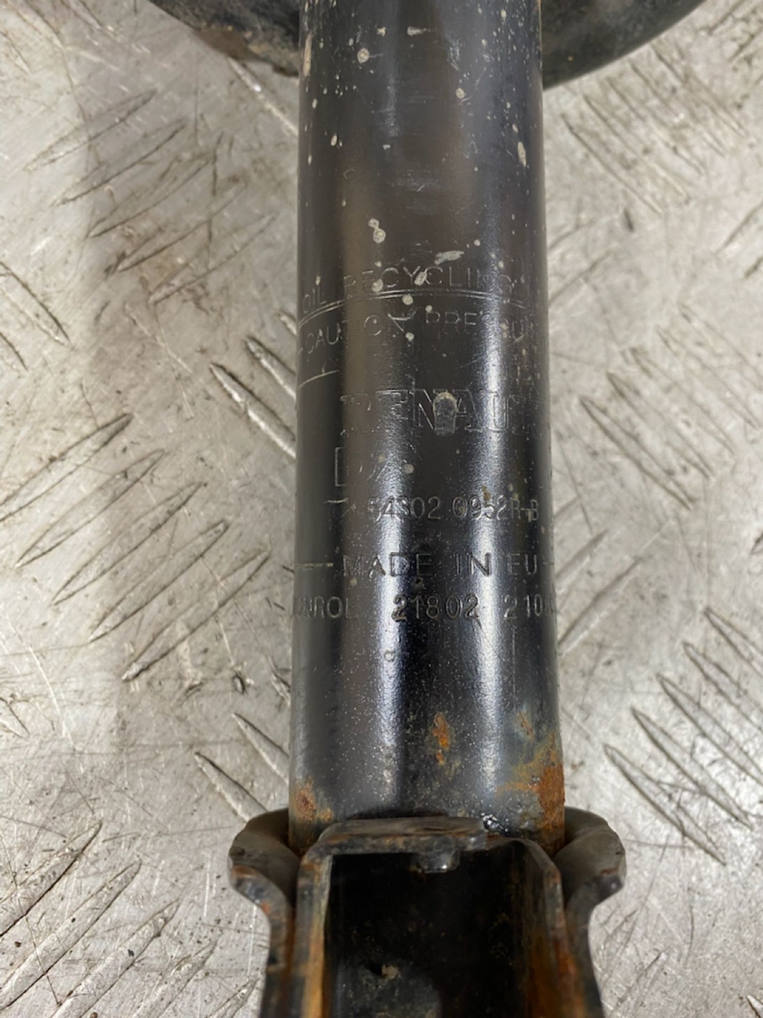 https://ycs.partsauto.market/partsauto-images/thmbs/userImages/7493bedda53ffbba18042670cc6fed05/part/ee3af192-803f-4808-924d-d06f548df24a_1725966525594.jpg