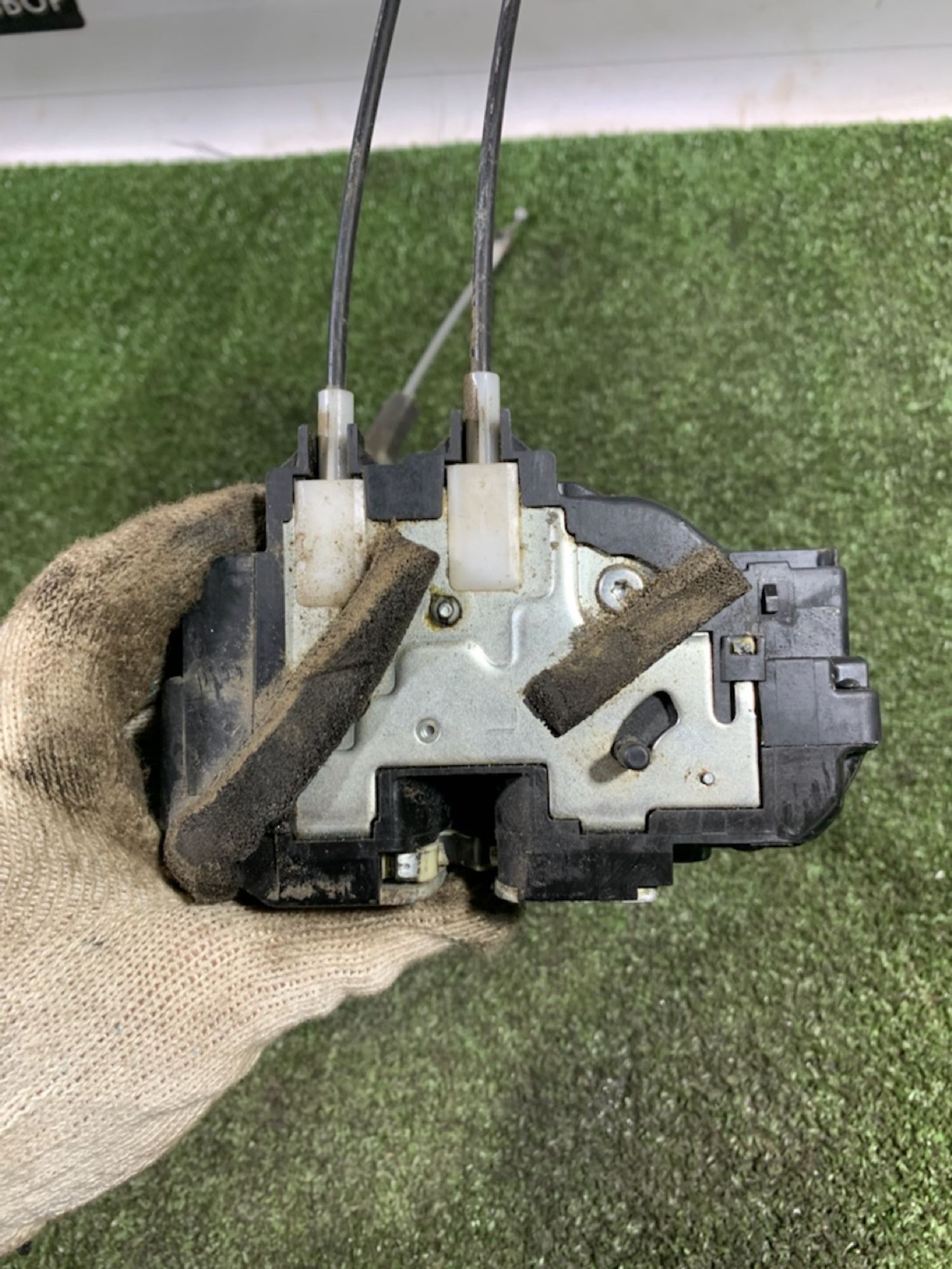 https://ycs.partsauto.market/partsauto-images/thmbs/userImages/7493bedda53ffbba18042670cc6fed05/part/eef835e7-7453-40b5-a9a8-501b55bc7af4_1736150659632.jpg