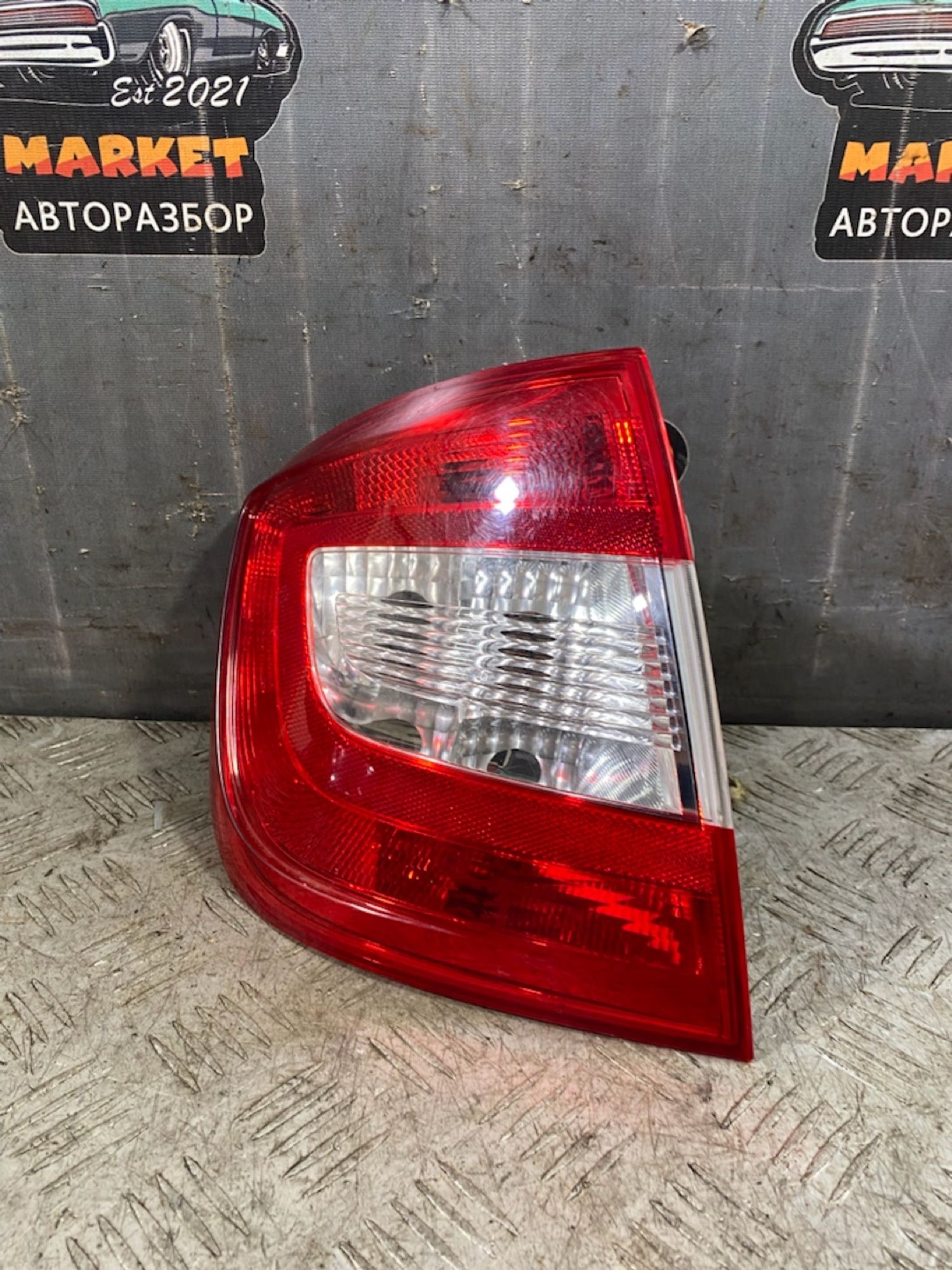 https://ycs.partsauto.market/partsauto-images/thmbs/userImages/7493bedda53ffbba18042670cc6fed05/part/ef7544cd-28fd-477a-9203-d08189af89c9_1724838659843.jpg