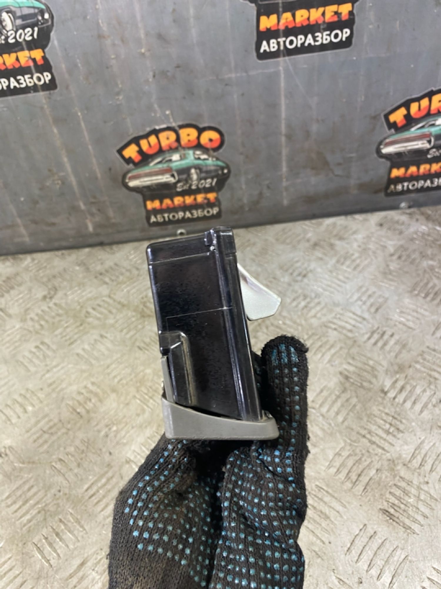 https://ycs.partsauto.market/partsauto-images/thmbs/userImages/7493bedda53ffbba18042670cc6fed05/part/f22fb51f-0a43-474e-905c-5fbffe645f28_1724856071536.jpg