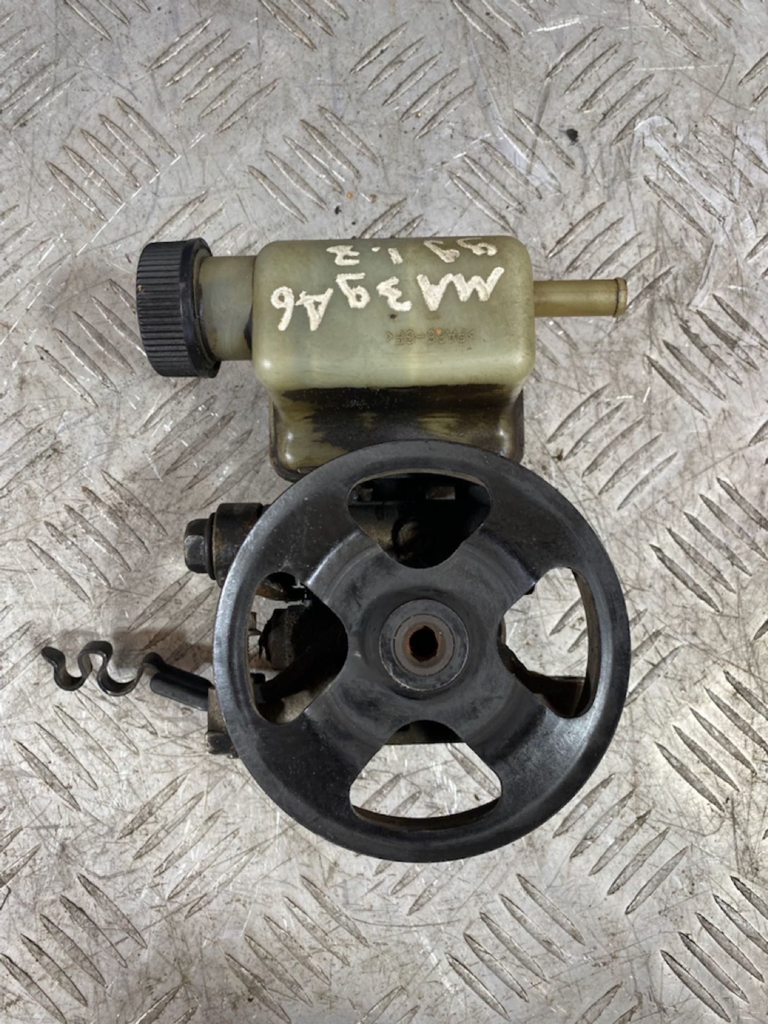 https://ycs.partsauto.market/partsauto-images/thmbs/userImages/7493bedda53ffbba18042670cc6fed05/part/f2ffd31f-6aee-4249-b9a8-477231b7e518_1720448307766.jpg