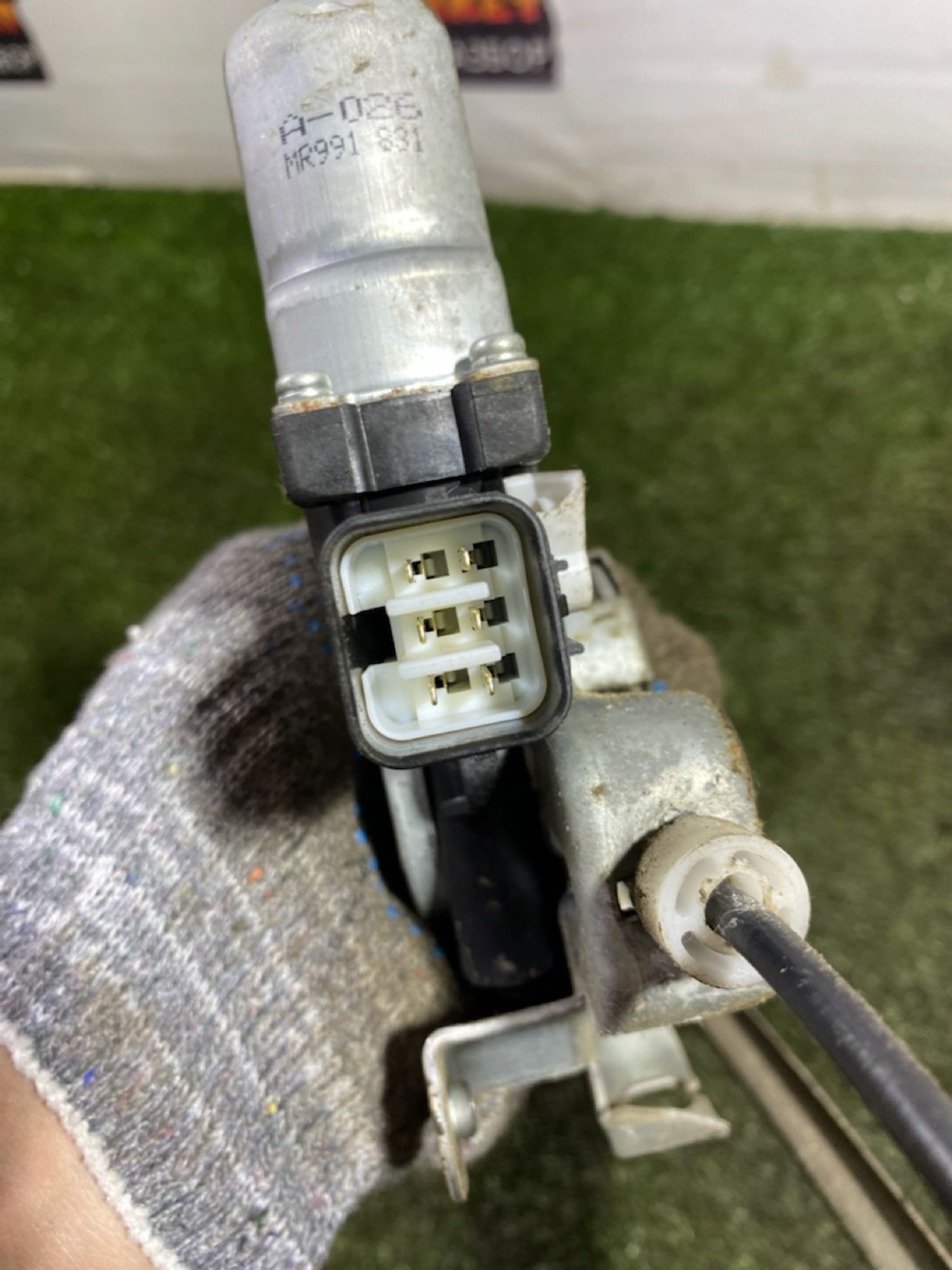 https://ycs.partsauto.market/partsauto-images/thmbs/userImages/7493bedda53ffbba18042670cc6fed05/part/f326b74b-435e-4e2a-a872-24794541ff39_1749559007187.jpg