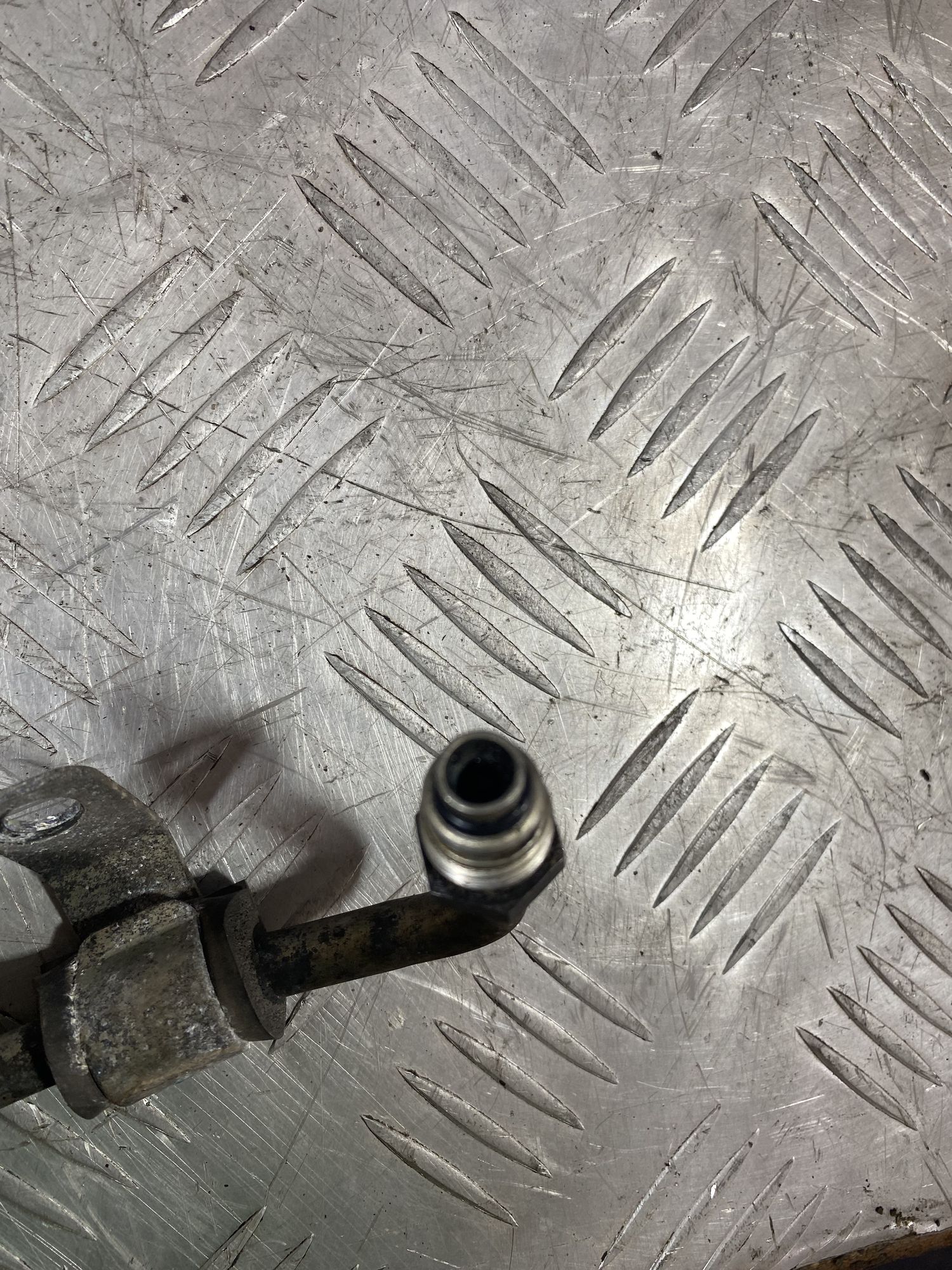 https://ycs.partsauto.market/partsauto-images/thmbs/userImages/7493bedda53ffbba18042670cc6fed05/part/f355ef9a-cb3f-48ab-9e91-81edd6fdb3f8_1718886283609.jpg