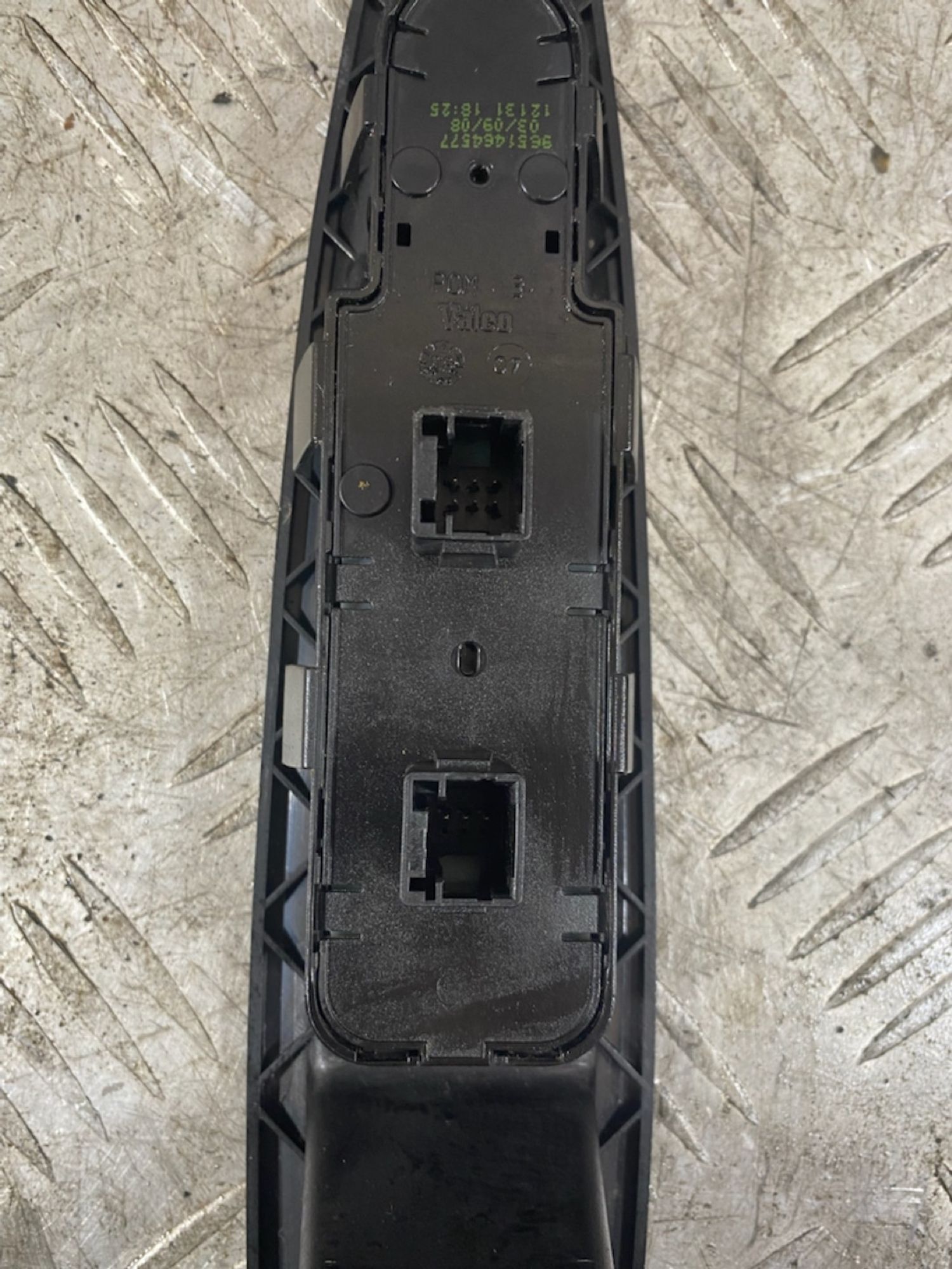 https://ycs.partsauto.market/partsauto-images/thmbs/userImages/7493bedda53ffbba18042670cc6fed05/part/f4f89290-63d2-4428-9809-4e4eafa7bbe4_1721738898580.jpg