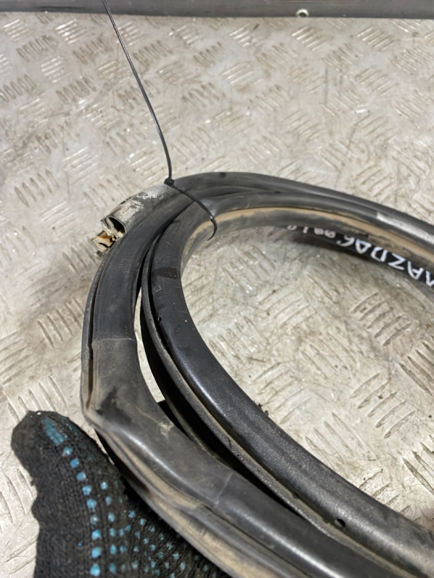 https://ycs.partsauto.market/partsauto-images/thmbs/userImages/7493bedda53ffbba18042670cc6fed05/part/f65332ea-934c-4088-aa44-63b79b3a75ce_1720527627208.jpg