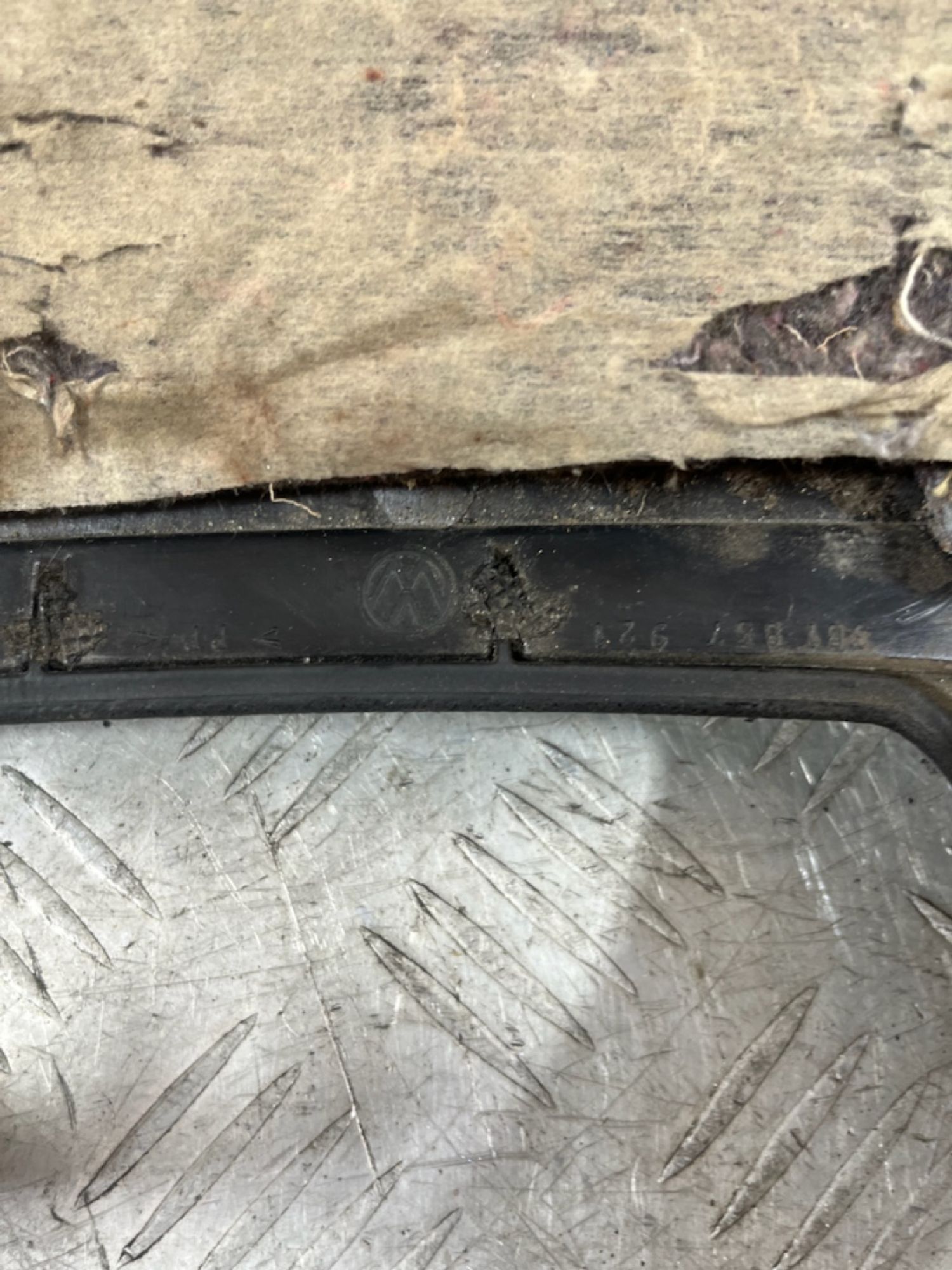 https://ycs.partsauto.market/partsauto-images/thmbs/userImages/7493bedda53ffbba18042670cc6fed05/part/f6600590-0cdb-4718-90d2-9b3d52366290_1721303211848.jpg