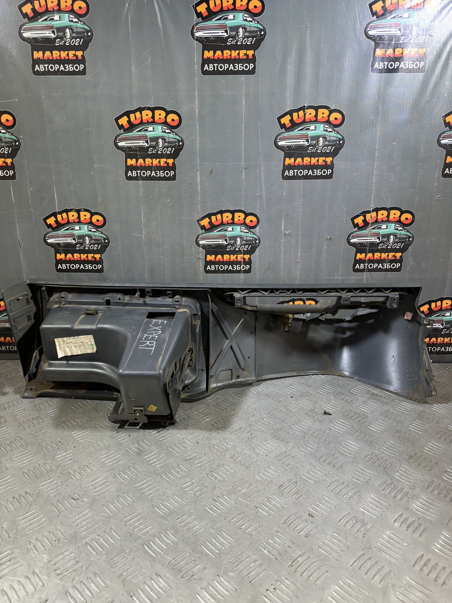 https://ycs.partsauto.market/partsauto-images/thmbs/userImages/7493bedda53ffbba18042670cc6fed05/part/f69c7987-dead-460d-bb16-79061a8f057d_1718193697195.jpg