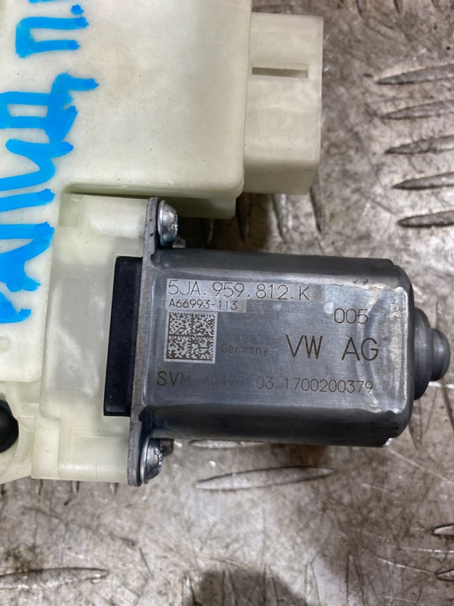 https://ycs.partsauto.market/partsauto-images/thmbs/userImages/7493bedda53ffbba18042670cc6fed05/part/f70f4bf1-9914-4003-9c8d-fab4a3b3ae20_1724085053953.jpg