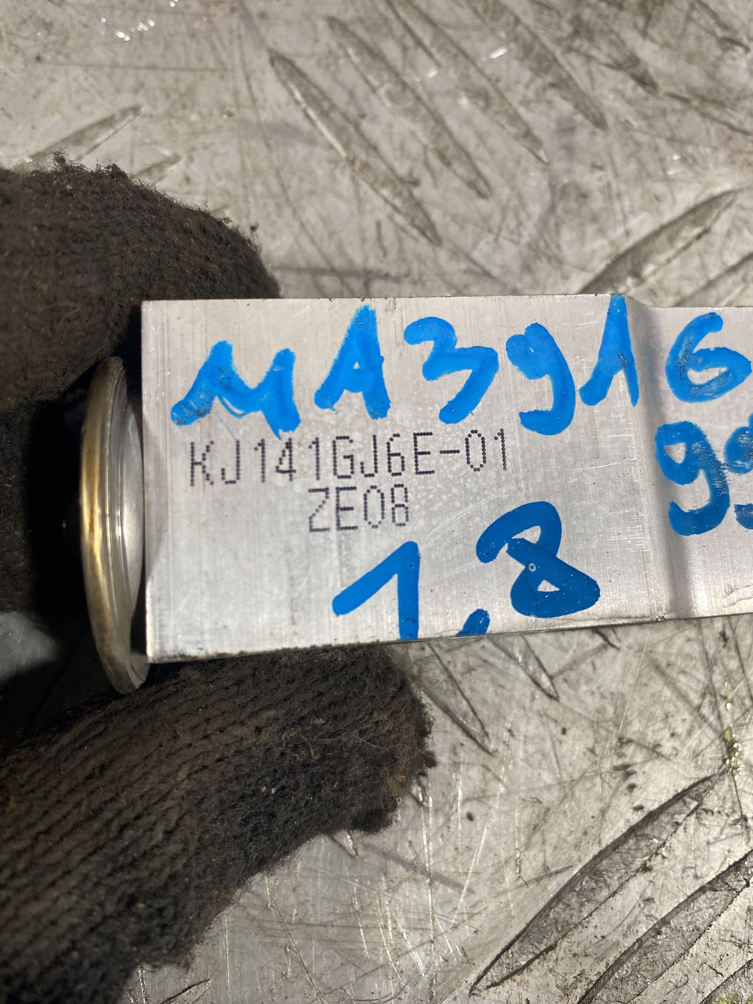 https://ycs.partsauto.market/partsauto-images/thmbs/userImages/7493bedda53ffbba18042670cc6fed05/part/f74ef104-b253-4ffe-9b74-f13d3e726959_1720445035394.jpg