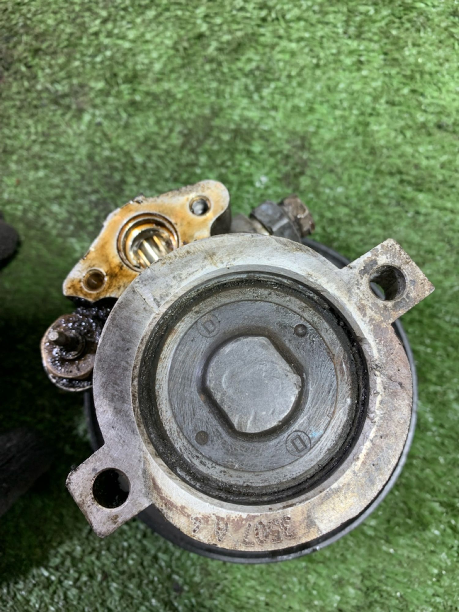 https://ycs.partsauto.market/partsauto-images/thmbs/userImages/7493bedda53ffbba18042670cc6fed05/part/f878cb38-932d-43a5-b38c-852b7451ced5_1743770107934.jpg