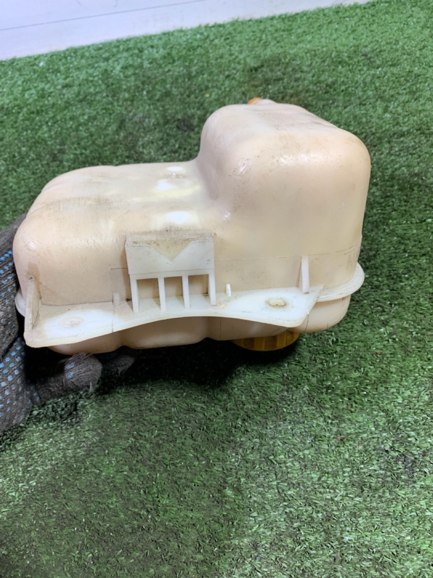 https://ycs.partsauto.market/partsauto-images/thmbs/userImages/7493bedda53ffbba18042670cc6fed05/part/fb1b61af-c9e7-4aee-9aea-d483e12583cb_1743689231191.jpg