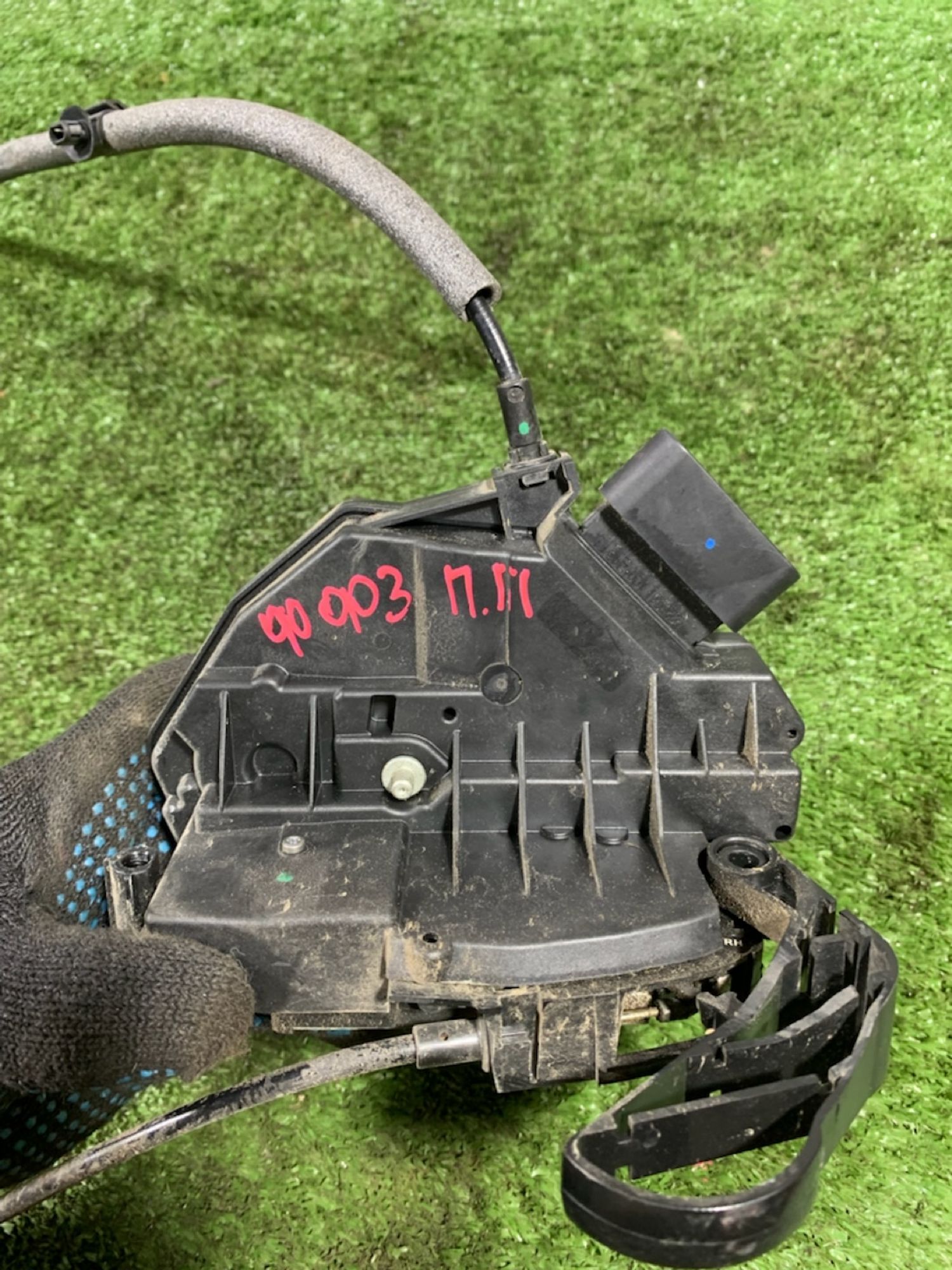 https://ycs.partsauto.market/partsauto-images/thmbs/userImages/7493bedda53ffbba18042670cc6fed05/part/fd98053f-6742-454c-aa62-6f69f127352d_1741179365319.jpg
