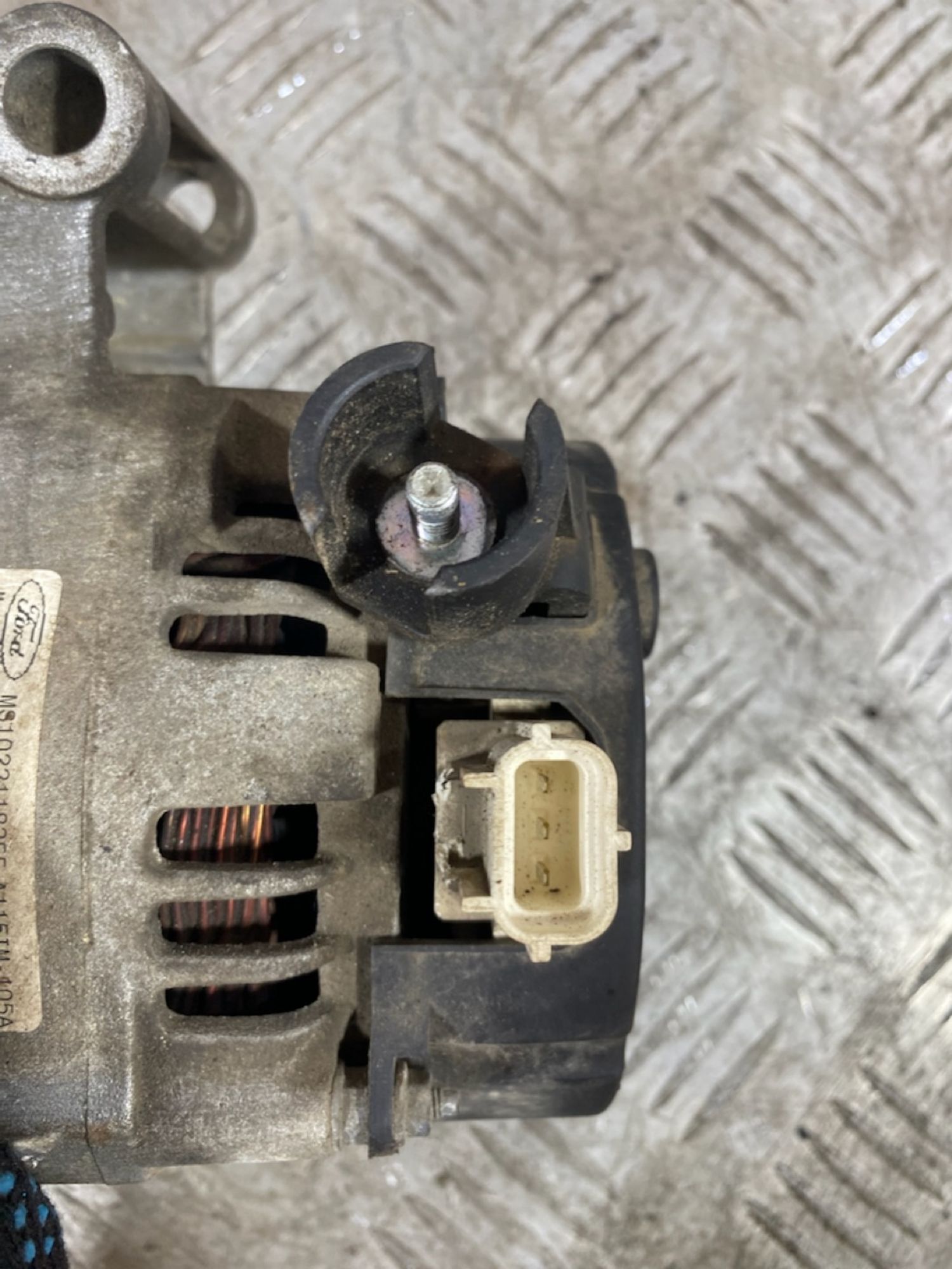 https://ycs.partsauto.market/partsauto-images/thmbs/userImages/7493bedda53ffbba18042670cc6fed05/part/fe3b0c39-3537-4d37-934b-502769e68680_1720788182522.jpg