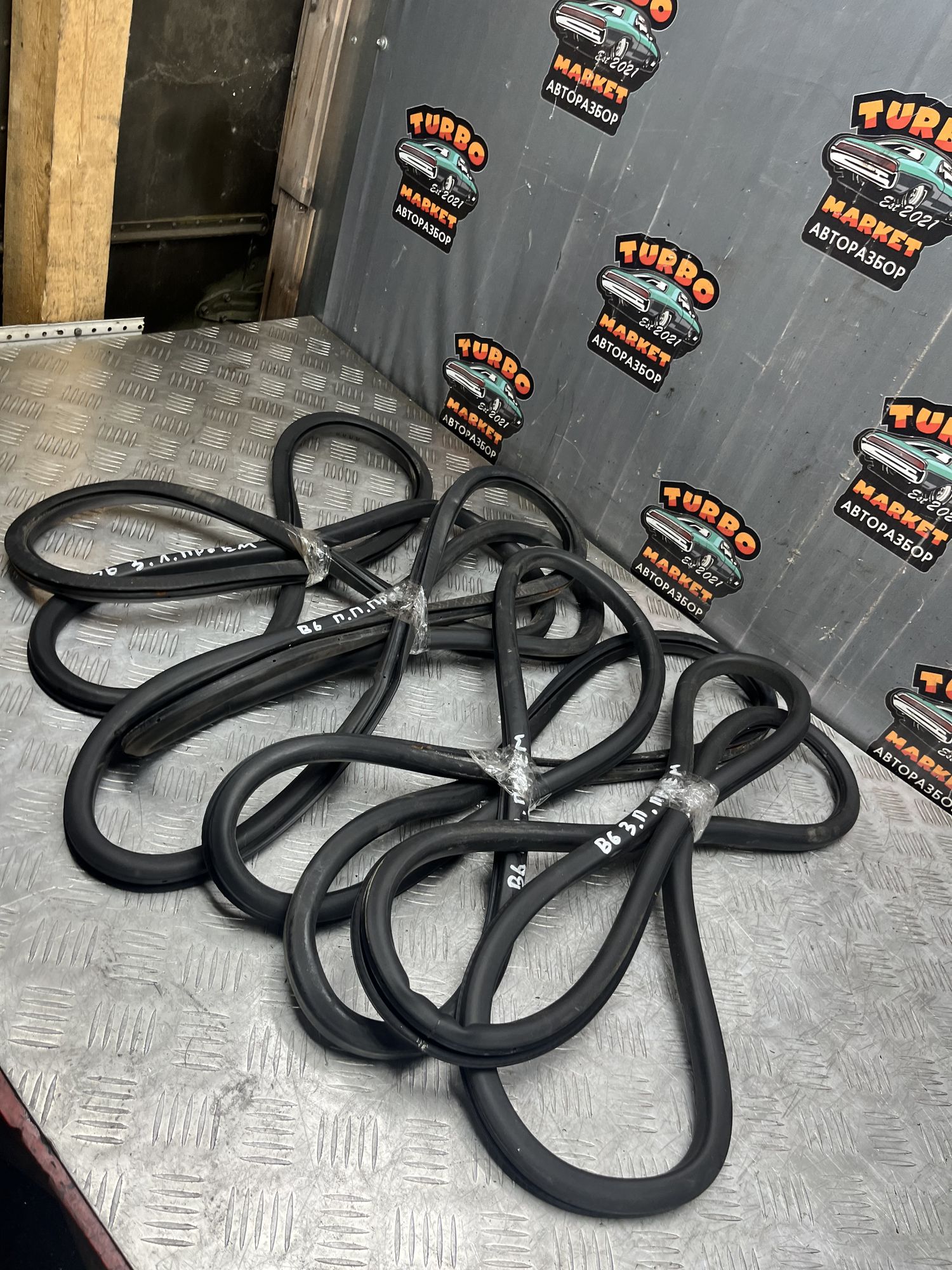 https://ycs.partsauto.market/partsauto-images/thmbs/userImages/7493bedda53ffbba18042670cc6fed05/part/ff260047-8475-465a-9cef-3e5b1b7bd671_1718106030482.jpg