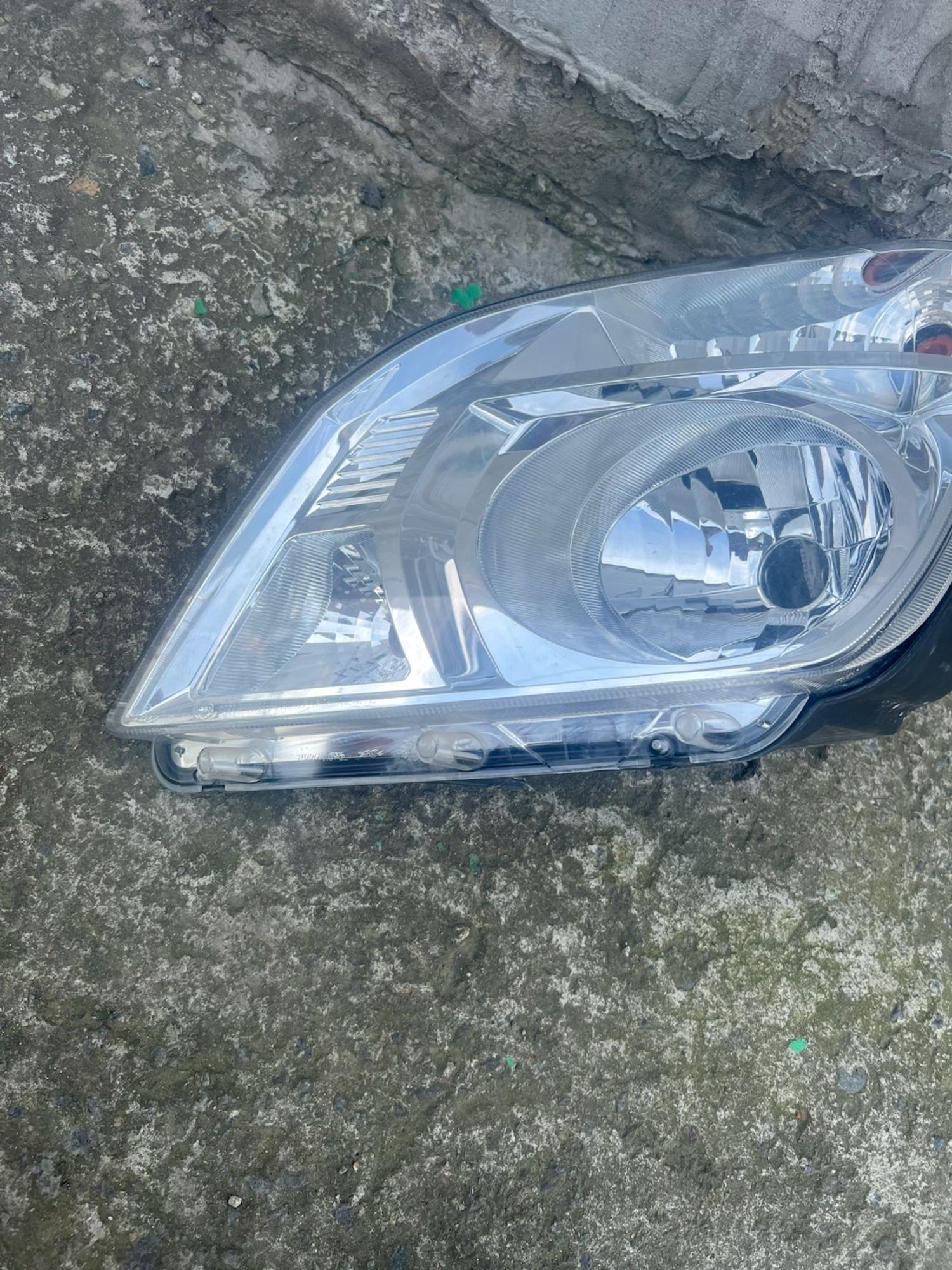 https://ycs.partsauto.market/partsauto-images/thmbs/userImages/74b999aff9da8d5a09f9ff26dc196135/part/092dd355-36d8-44d3-ba05-52ad436baaab_1785431074412.jpg