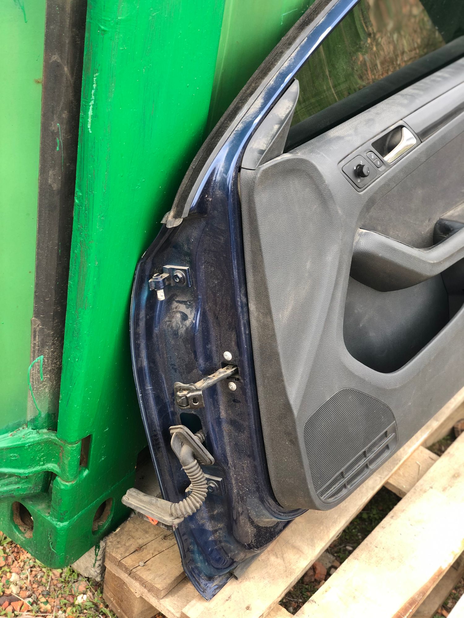 https://ycs.partsauto.market/partsauto-images/thmbs/userImages/74b999aff9da8d5a09f9ff26dc196135/part/1b3c412e-e6d9-4b3e-94f0-6a36255164aa_1714408888314.jpg