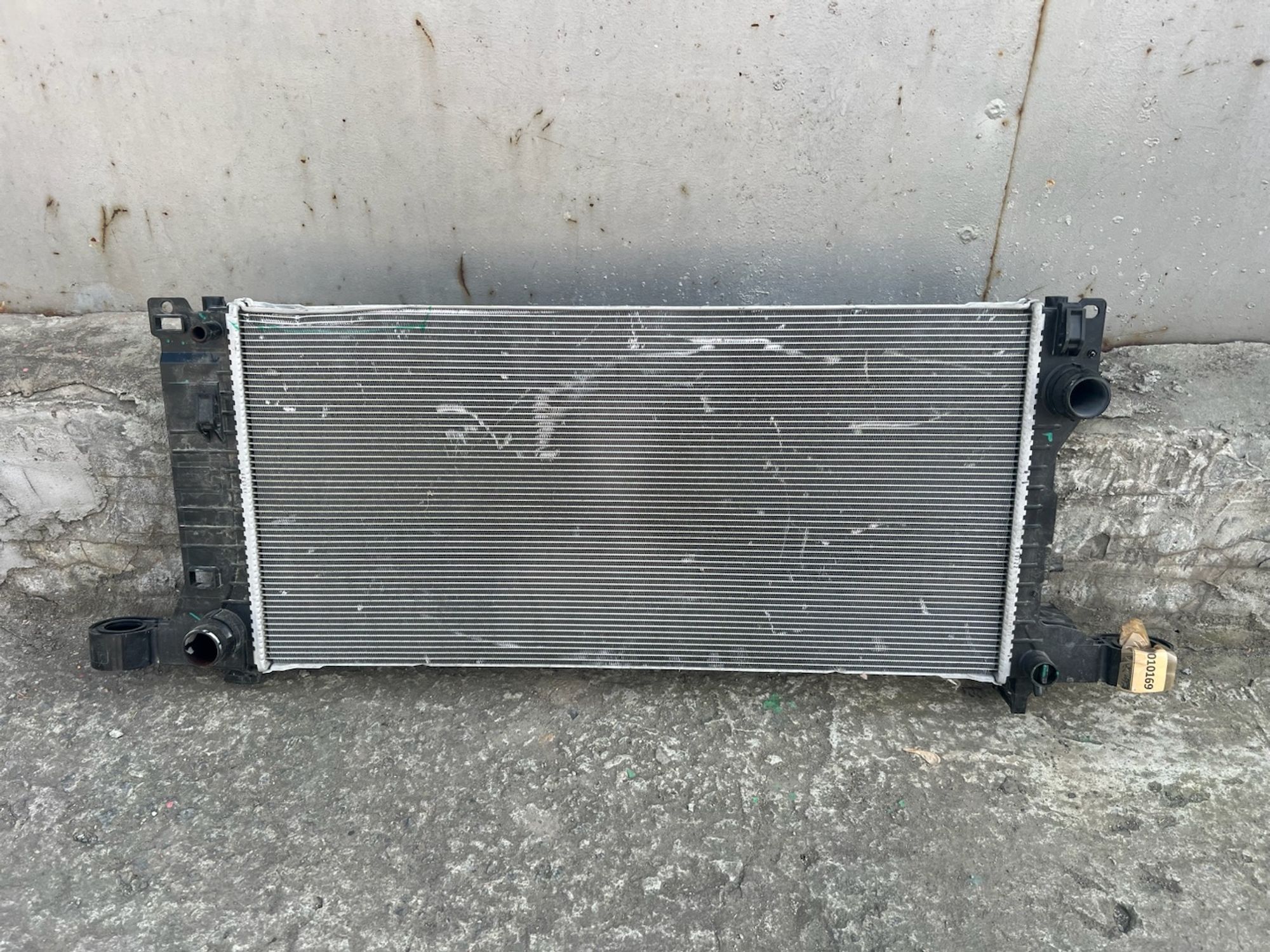 https://ycs.partsauto.market/partsauto-images/thmbs/userImages/74b999aff9da8d5a09f9ff26dc196135/part/29740339-faed-4b4d-8b18-13240512ee9b_1785343853250.jpg
