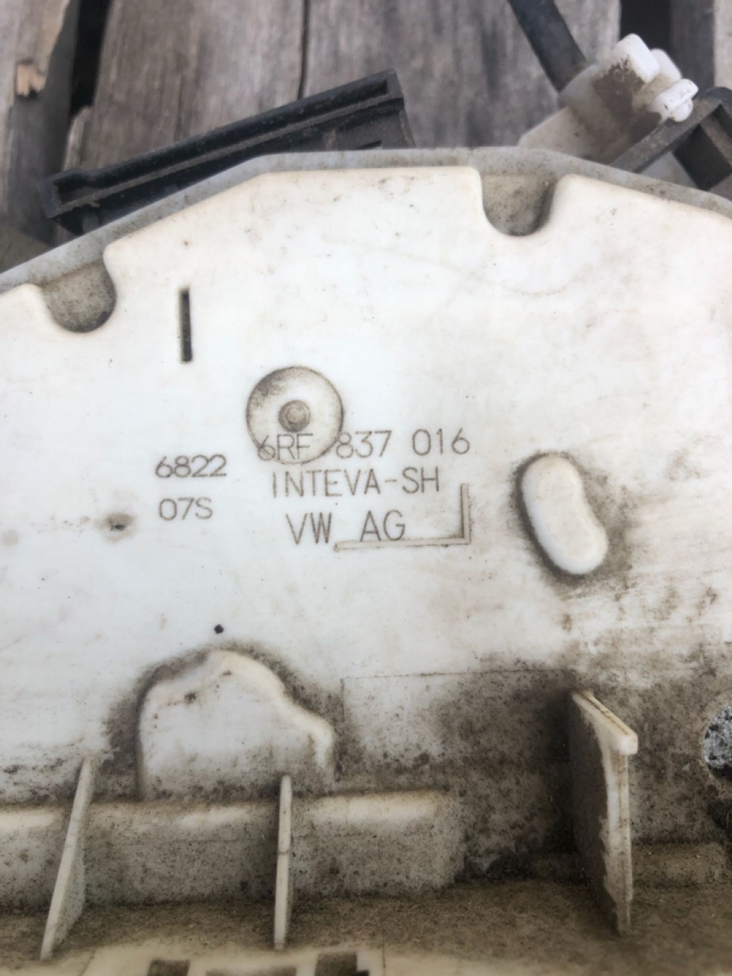 Замок передней правой двери Volkswagen Polo sedan, 2000 рублей, Челябинск