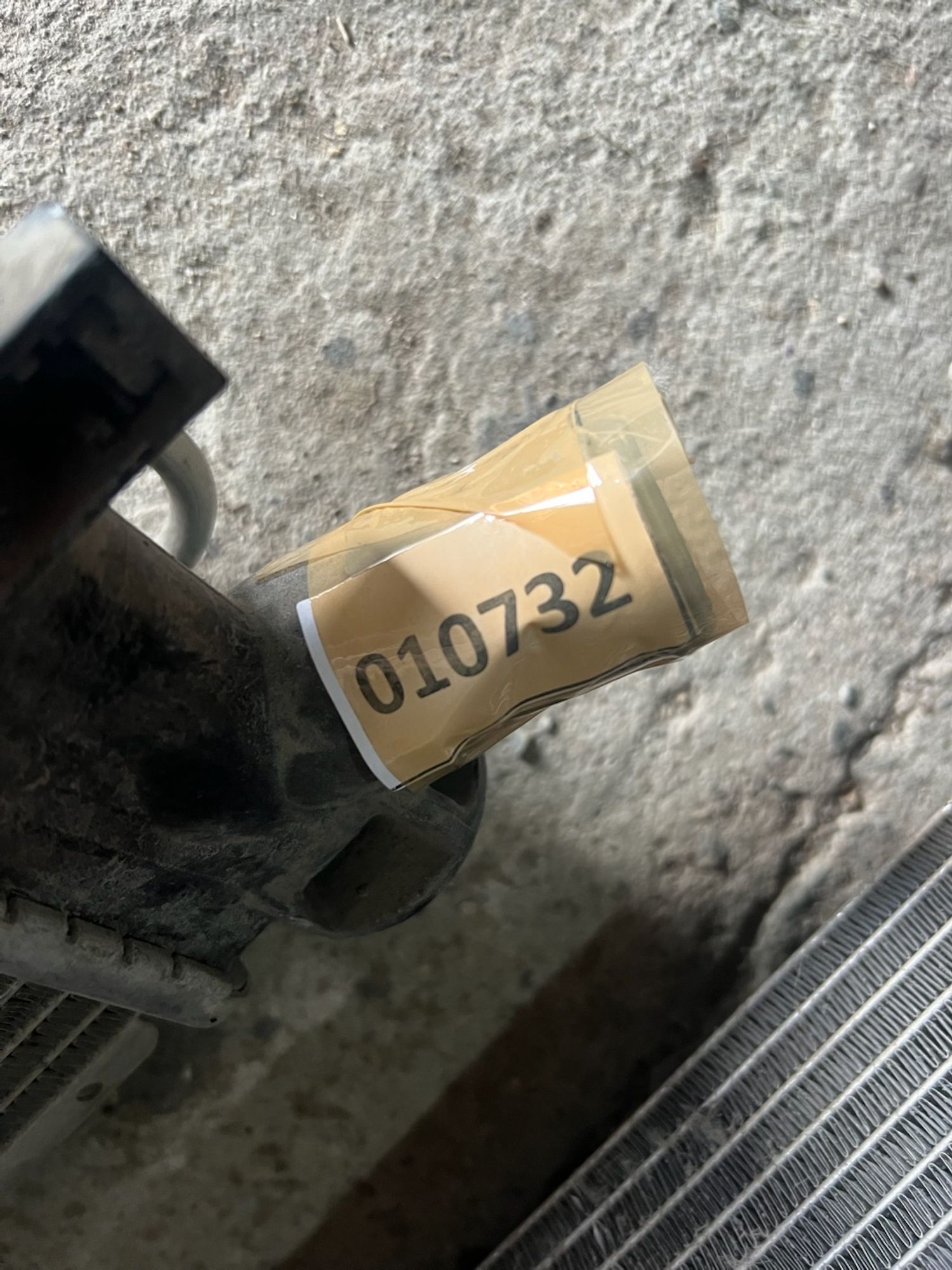 https://ycs.partsauto.market/partsauto-images/thmbs/userImages/74b999aff9da8d5a09f9ff26dc196135/part/5ab4c320-fef1-4d32-866d-f0fb26e83207_1785432390100.jpg