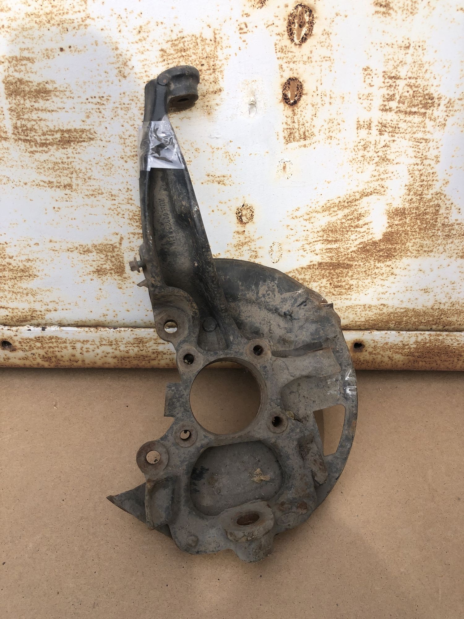 Кулак передний левый Land Rover Discovery III, 3500 рублей, Челябинск