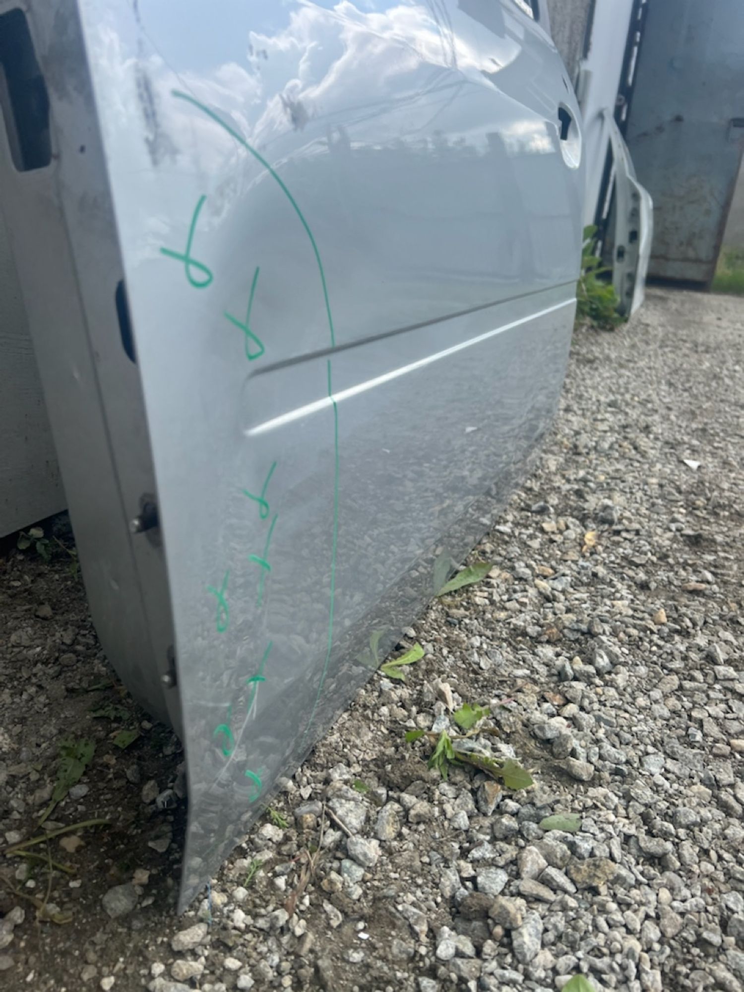 https://ycs.partsauto.market/partsauto-images/thmbs/userImages/74b999aff9da8d5a09f9ff26dc196135/part/65a27d3f-c83f-40d7-933d-9bb36920f427_1781545370546.jpg