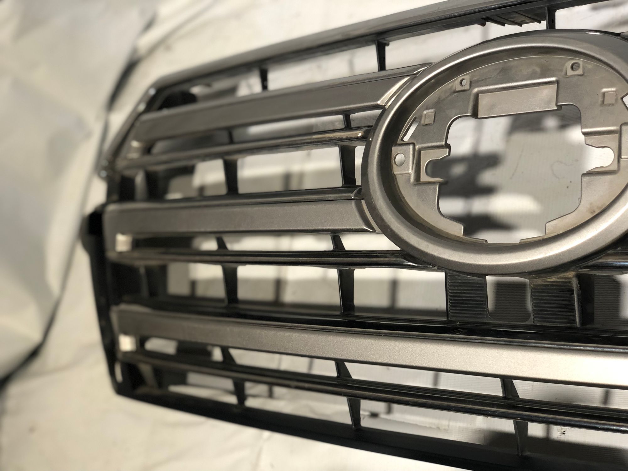 Решетка радиатора Toyota Land Cruiser 200 2015, 17000 рублей, Челябинск
