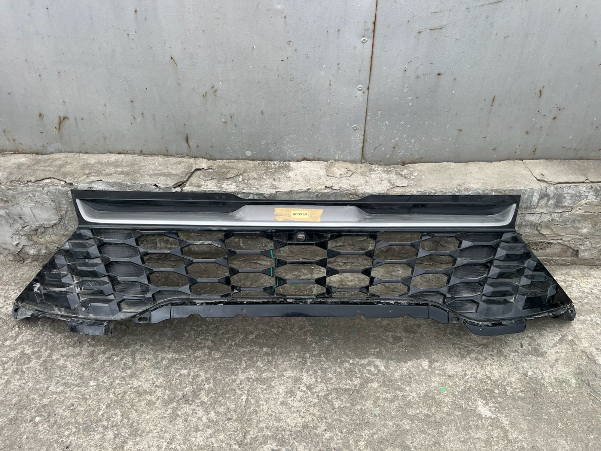 Решетка радиатора ( дефект) Kia Sportage 5 NQ5, 5500 рублей, Челябинск