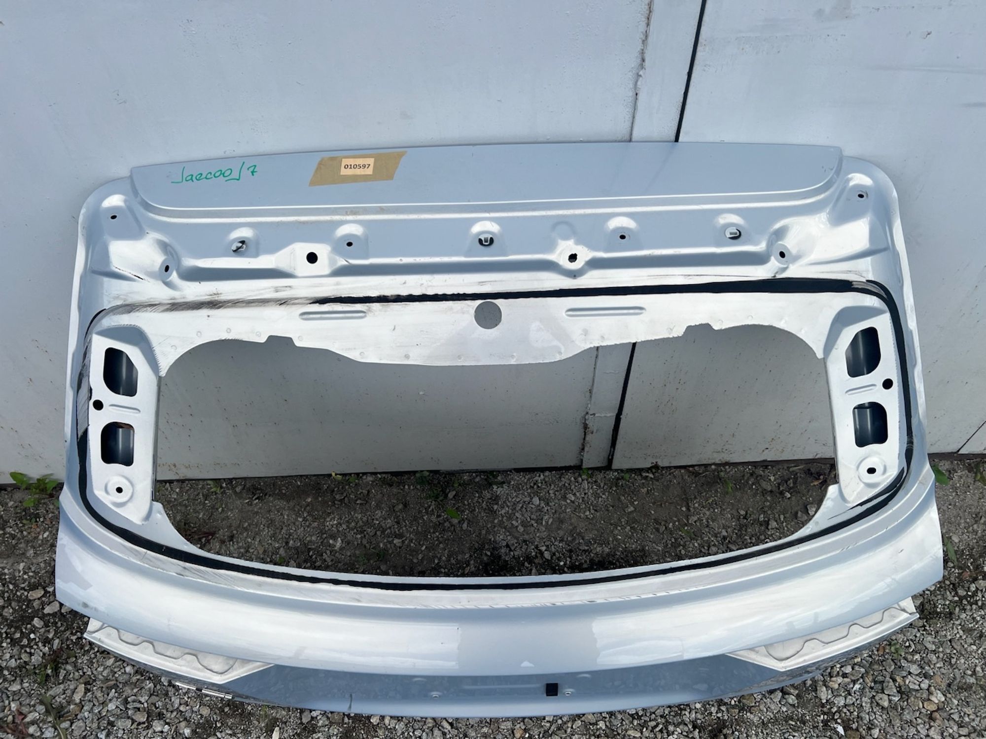 https://ycs.partsauto.market/partsauto-images/thmbs/userImages/74b999aff9da8d5a09f9ff26dc196135/part/944bfcb9-4e56-4908-8455-96b5f43a3450_1781546189830.jpg