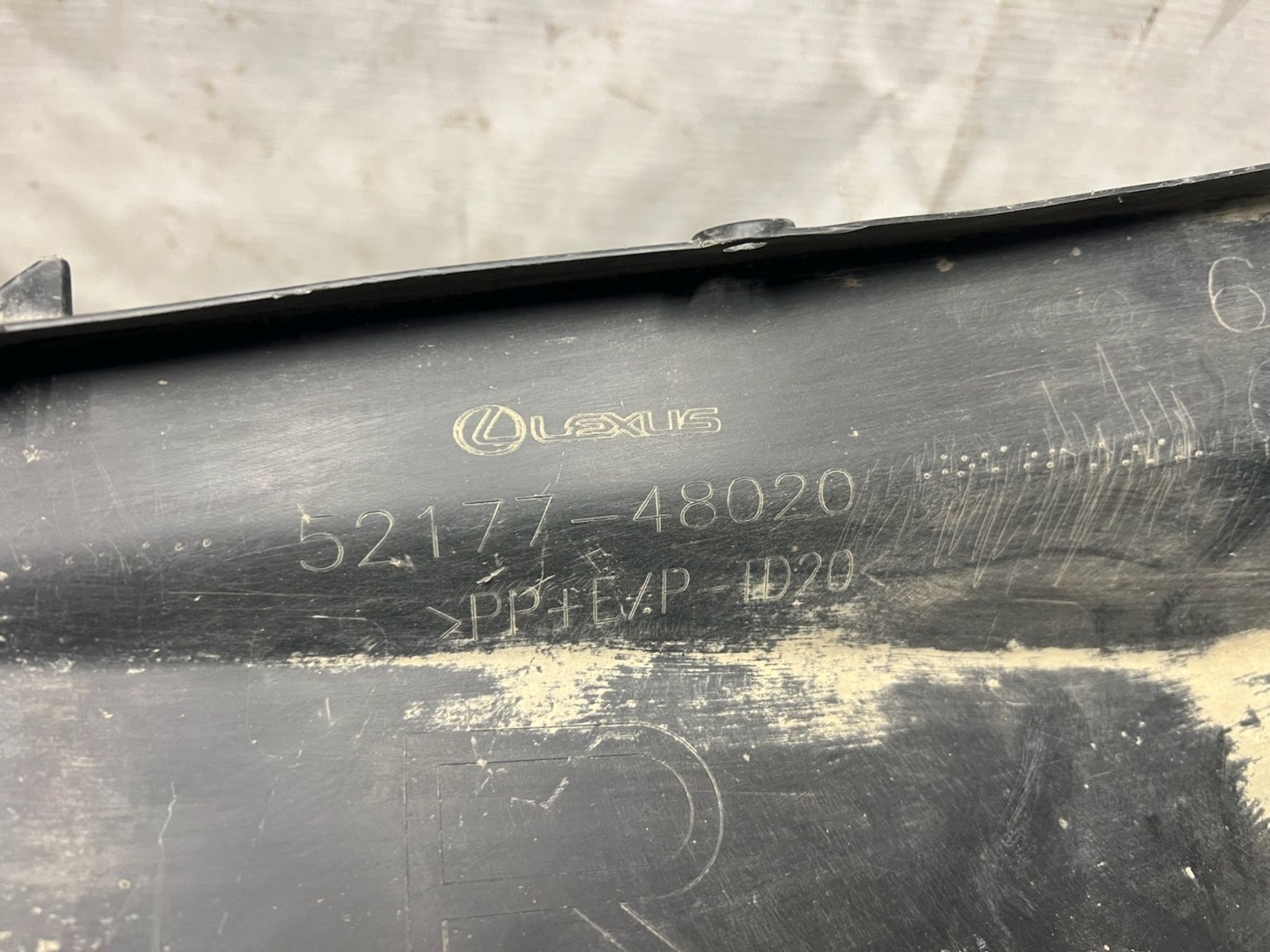 Накладка бампера задняя правая Lexus RX, IV, 2000 рублей, Челябинск