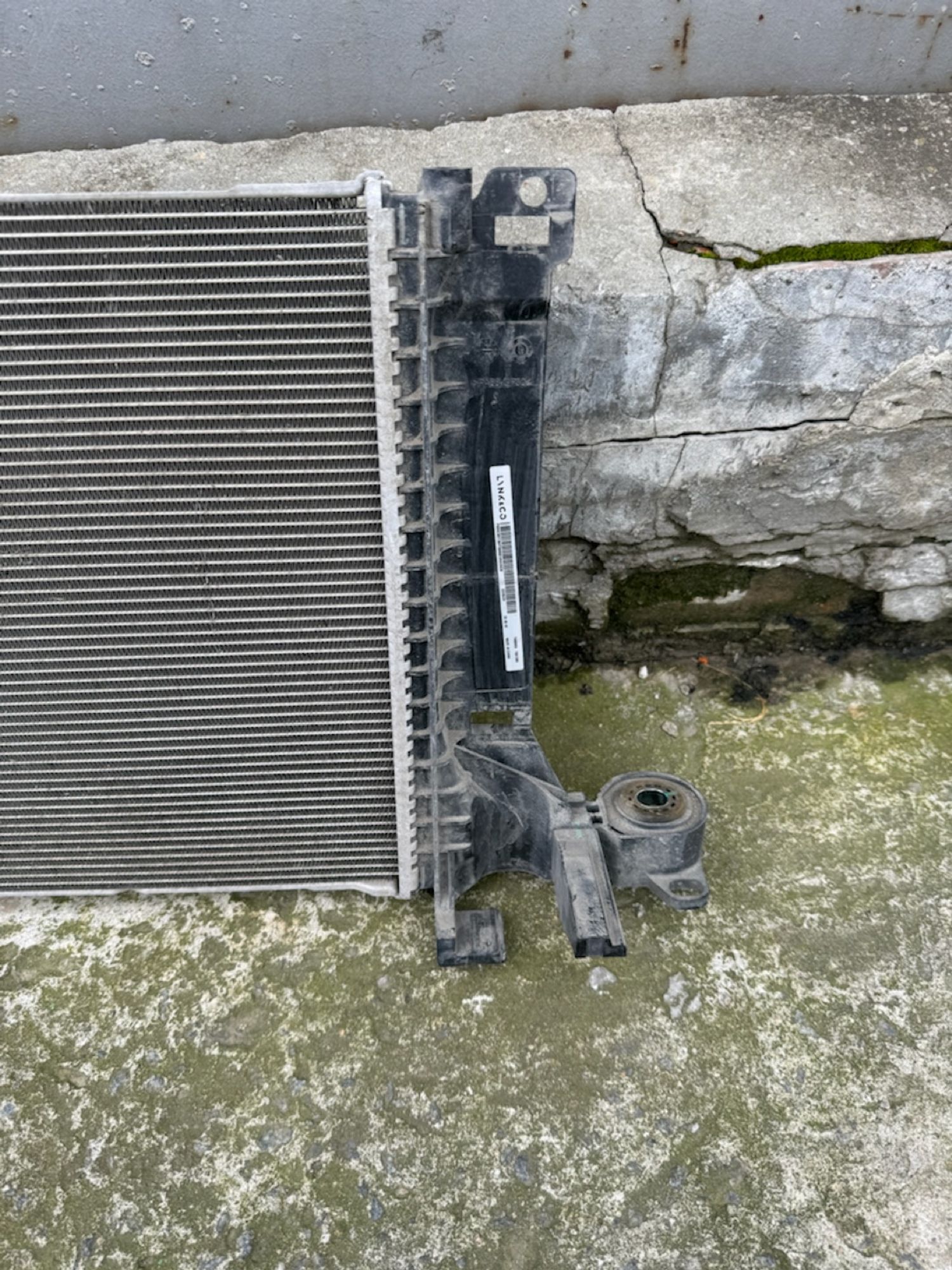 https://ycs.partsauto.market/partsauto-images/thmbs/userImages/74b999aff9da8d5a09f9ff26dc196135/part/b3de46e7-f788-47a8-aba6-118b86e7411c_1786708501556.jpg