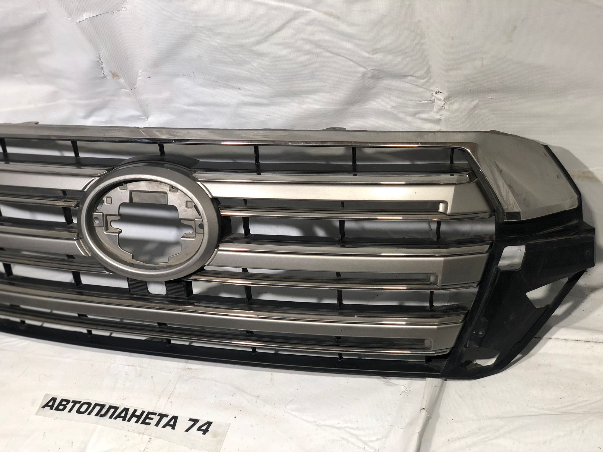 Решетка радиатора Toyota Land Cruiser 200 2015, 17000 рублей, Челябинск