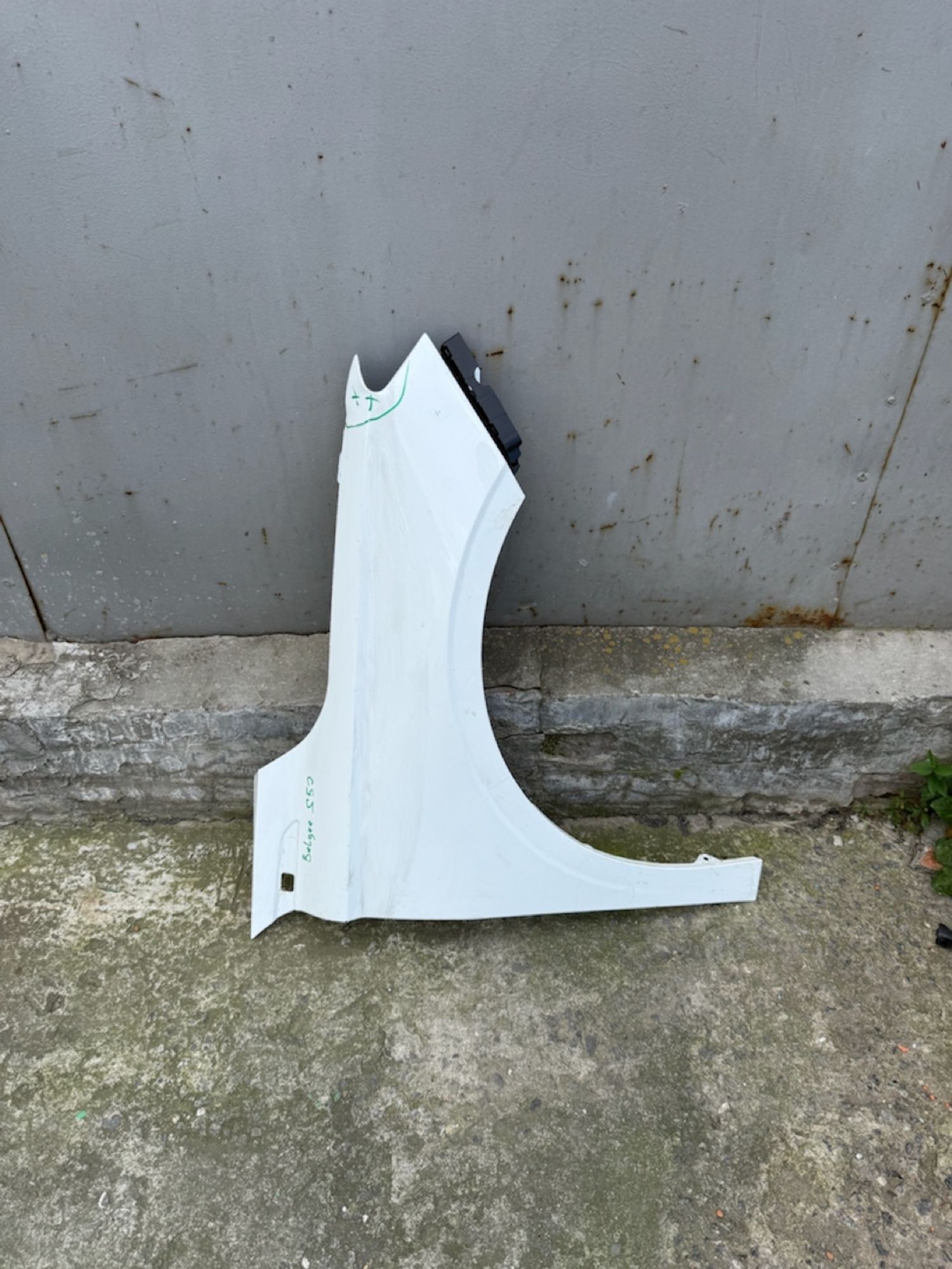 https://ycs.partsauto.market/partsauto-images/thmbs/userImages/74b999aff9da8d5a09f9ff26dc196135/part/d047f210-849b-4888-9ee2-d7eac672c491_1786952045251.jpg