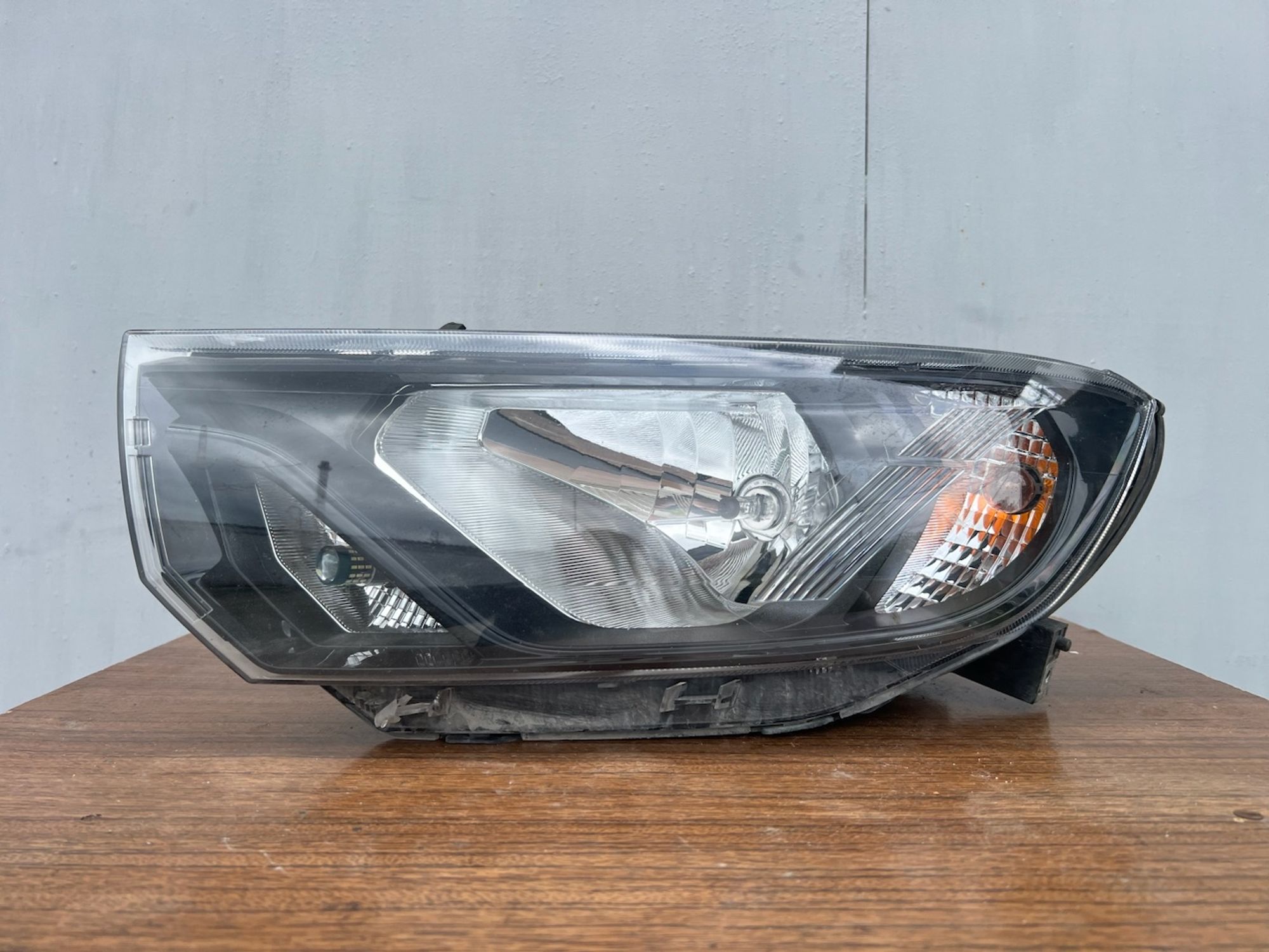 https://ycs.partsauto.market/partsauto-images/thmbs/userImages/74b999aff9da8d5a09f9ff26dc196135/part/d57bdd11-de44-4e42-bbda-57ffd923ea83_1781111779290.jpg