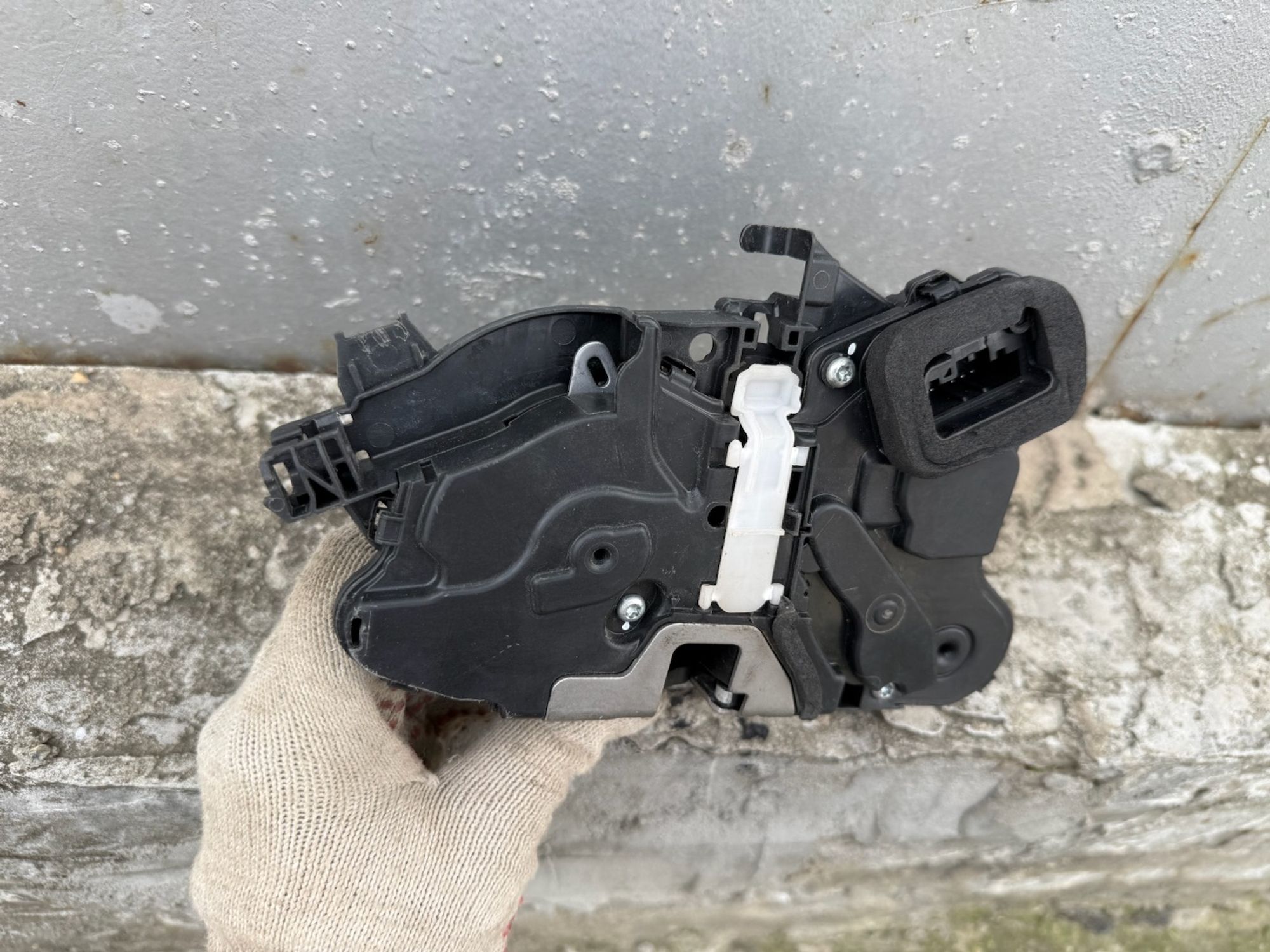 https://ycs.partsauto.market/partsauto-images/thmbs/userImages/74b999aff9da8d5a09f9ff26dc196135/part/e07cb103-aff3-4406-98ae-71935557727d_1786468386366.jpg