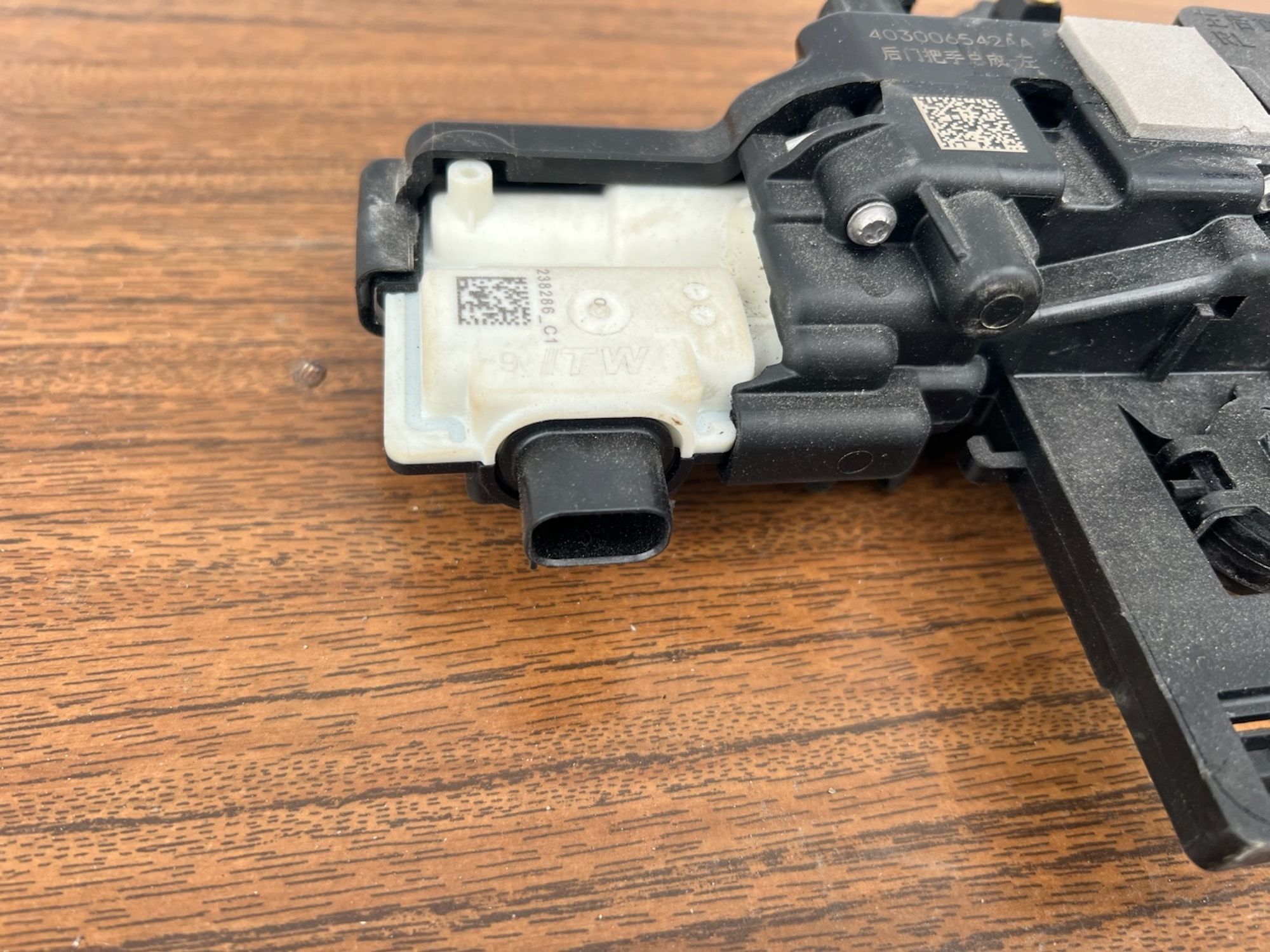https://ycs.partsauto.market/partsauto-images/thmbs/userImages/74b999aff9da8d5a09f9ff26dc196135/part/f91daca5-2e2c-4931-8f3b-ebdae87807c4_1781112699866.jpg