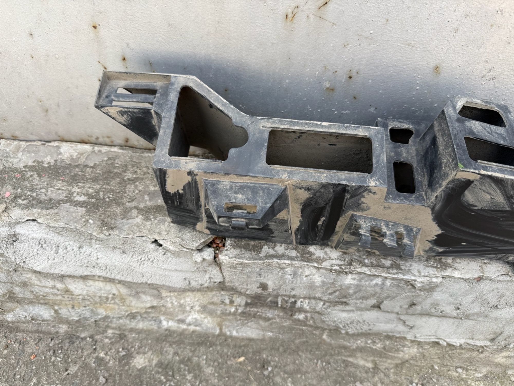 https://ycs.partsauto.market/partsauto-images/thmbs/userImages/74b999aff9da8d5a09f9ff26dc196135/part/fc88d546-6167-4b4f-871e-daffc5d4b60f_1784917145491.jpg