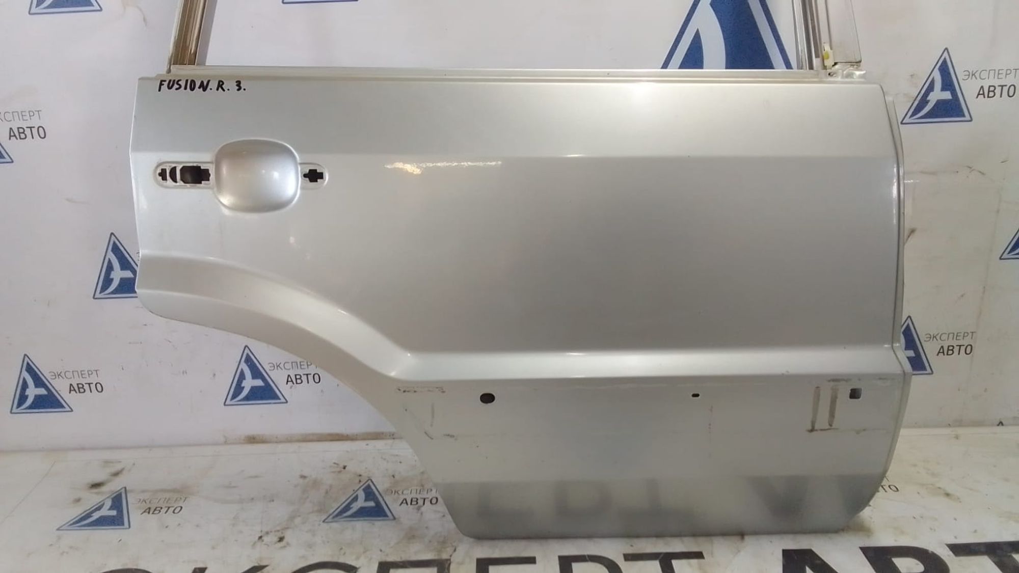 https://ycs.partsauto.market/partsauto-images/thmbs/userImages/75d4474db864ee9a7db96475a931940e/part/3b694988-f763-418f-b5d9-7c17c8ce8d79_1719308538082.jpg