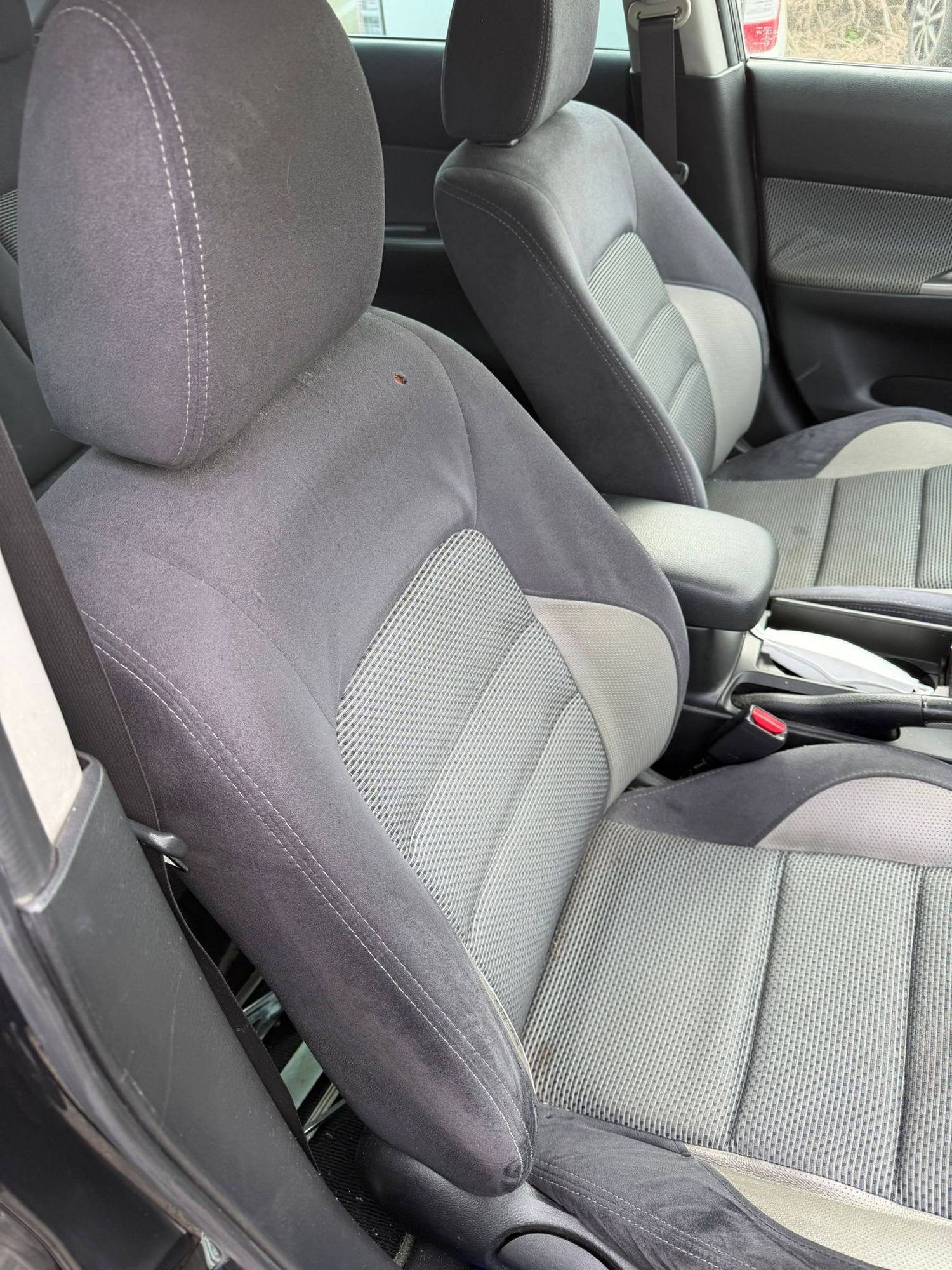 https://ycs.partsauto.market/partsauto-images/thmbs/userImages/772e461030aea93f4dbb6447c0f924d3/car/015aef97-b395-4cae-9bf0-15cb392afc98_1770798921110.jpg