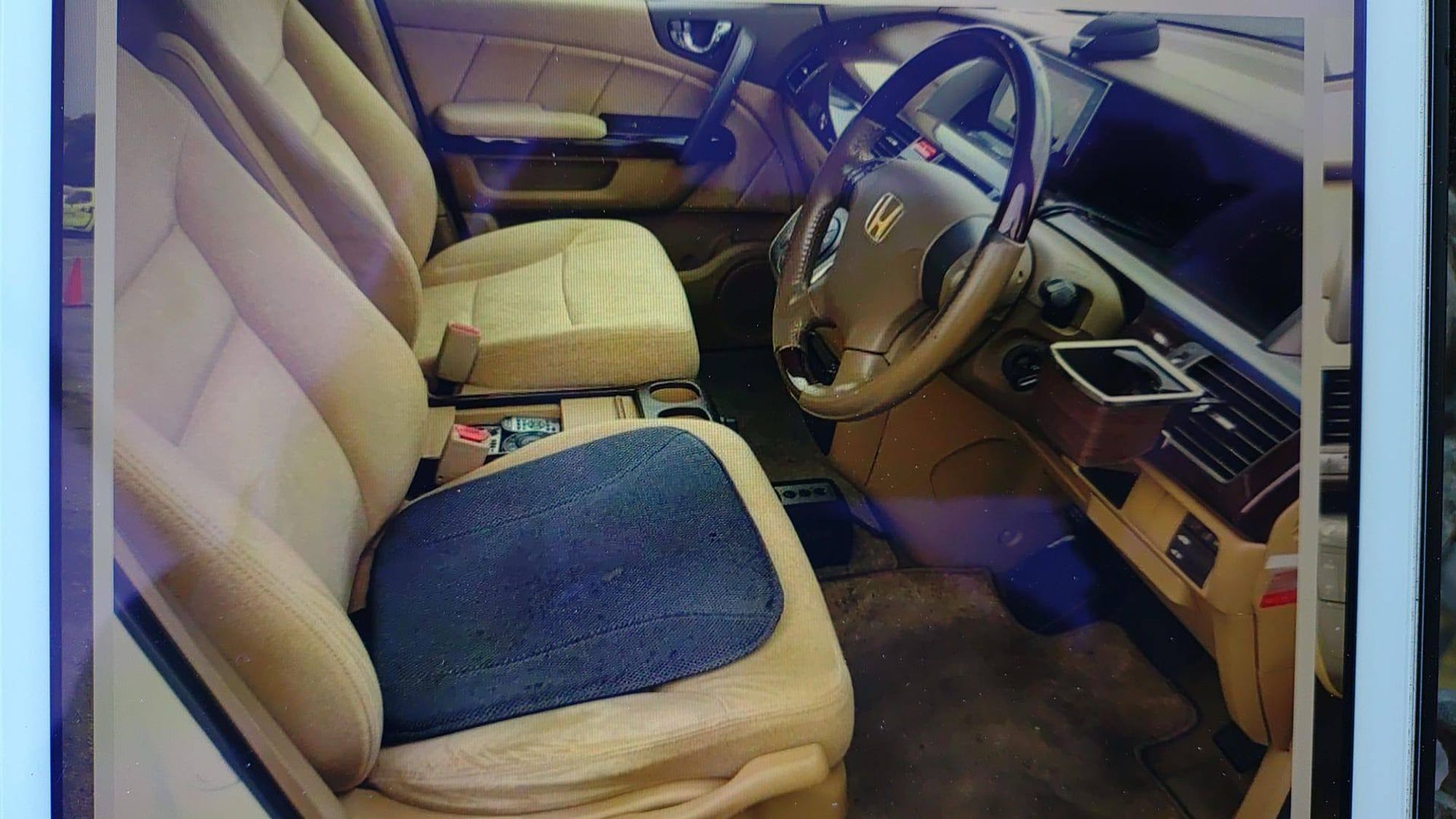 https://ycs.partsauto.market/partsauto-images/thmbs/userImages/772e461030aea93f4dbb6447c0f924d3/car/131b27d6-3408-4ffe-97bc-653c9ab30ba7_1770798419280.jpg
